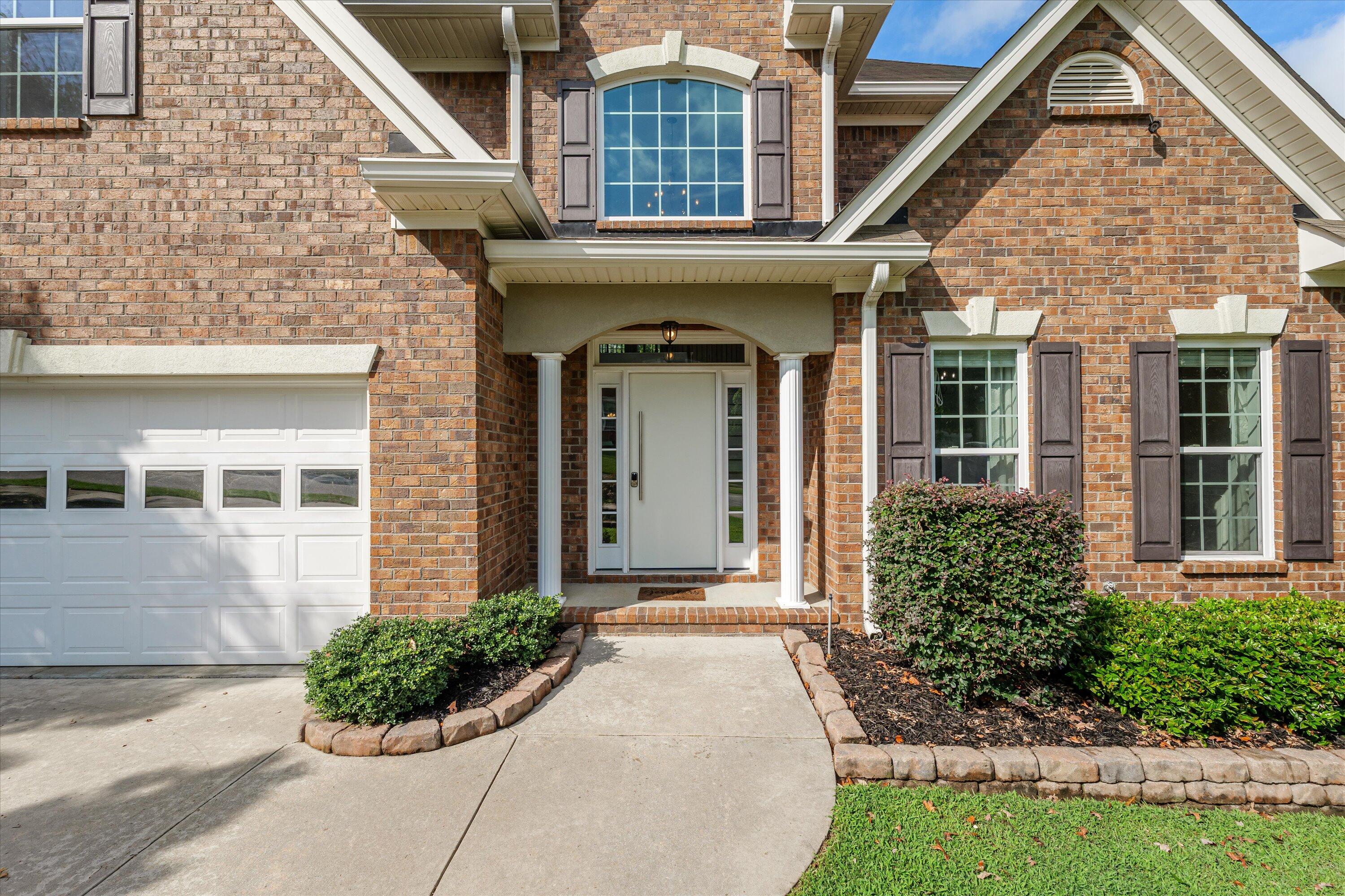 1667 JAMESTOWN Avenue