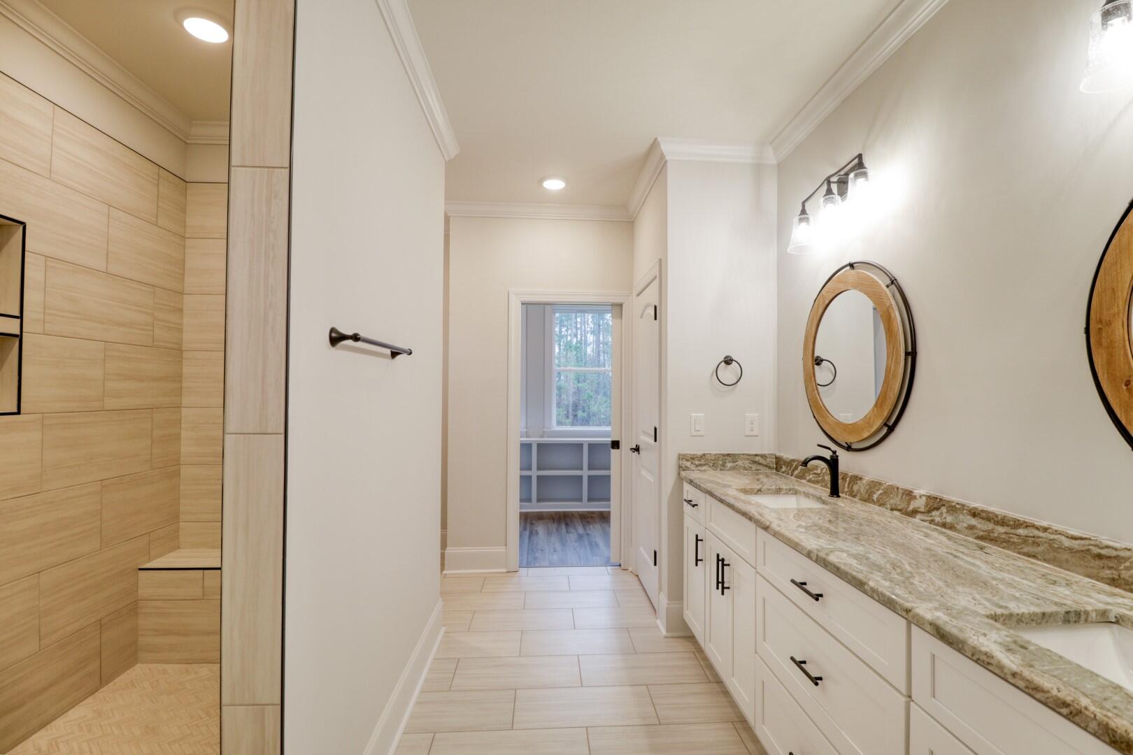 525 LONGSHADOW Drive