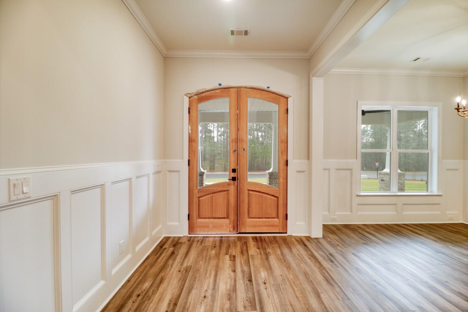 525 LONGSHADOW Drive