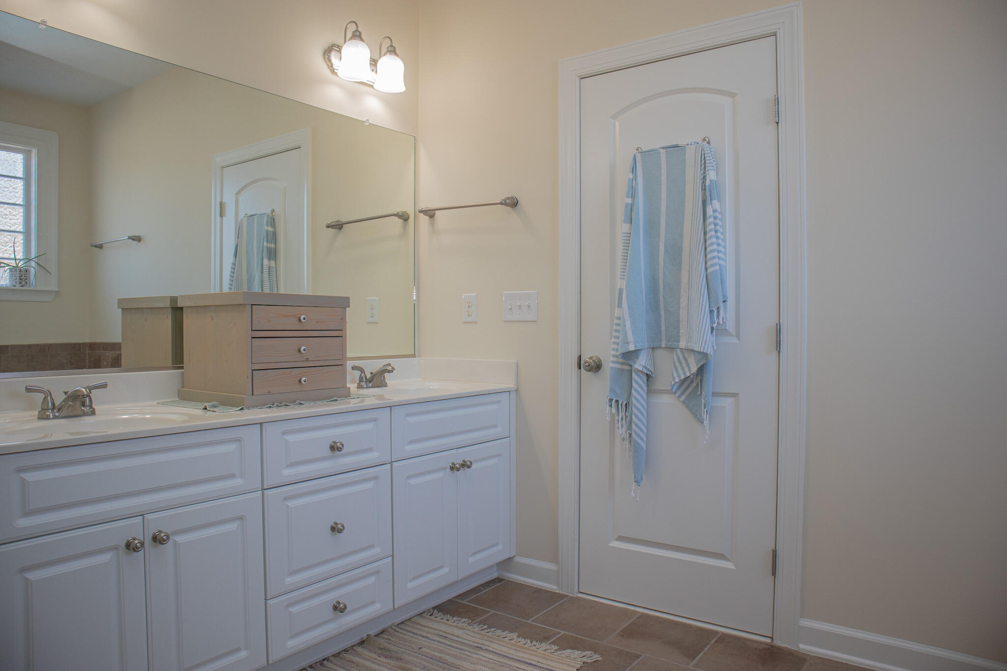 5119 WELLS DR. Drive