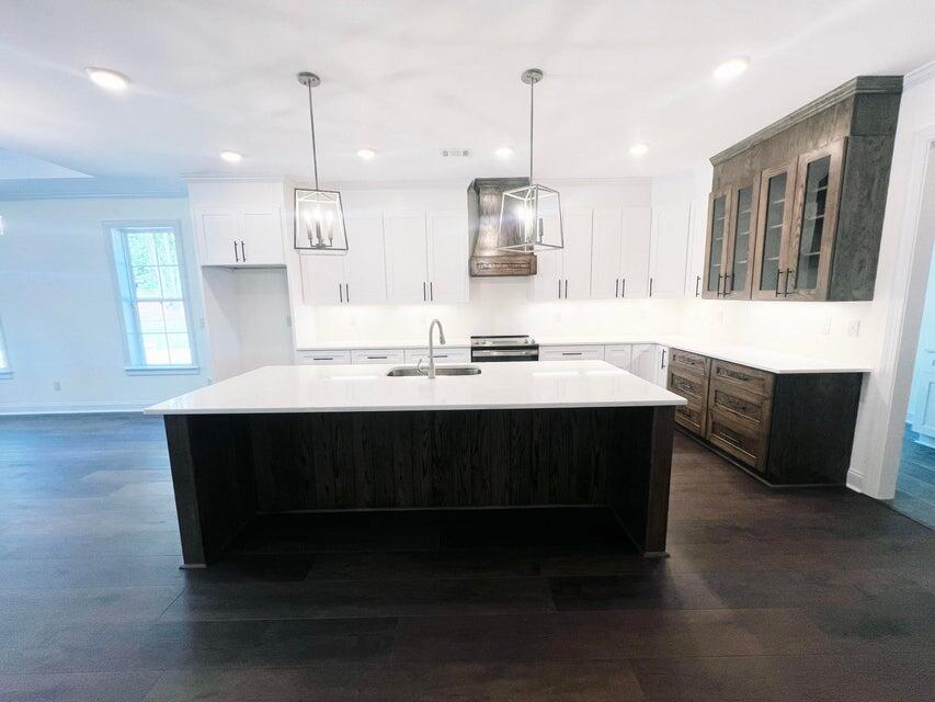 5373 CHARNWOOD FOREST Circle