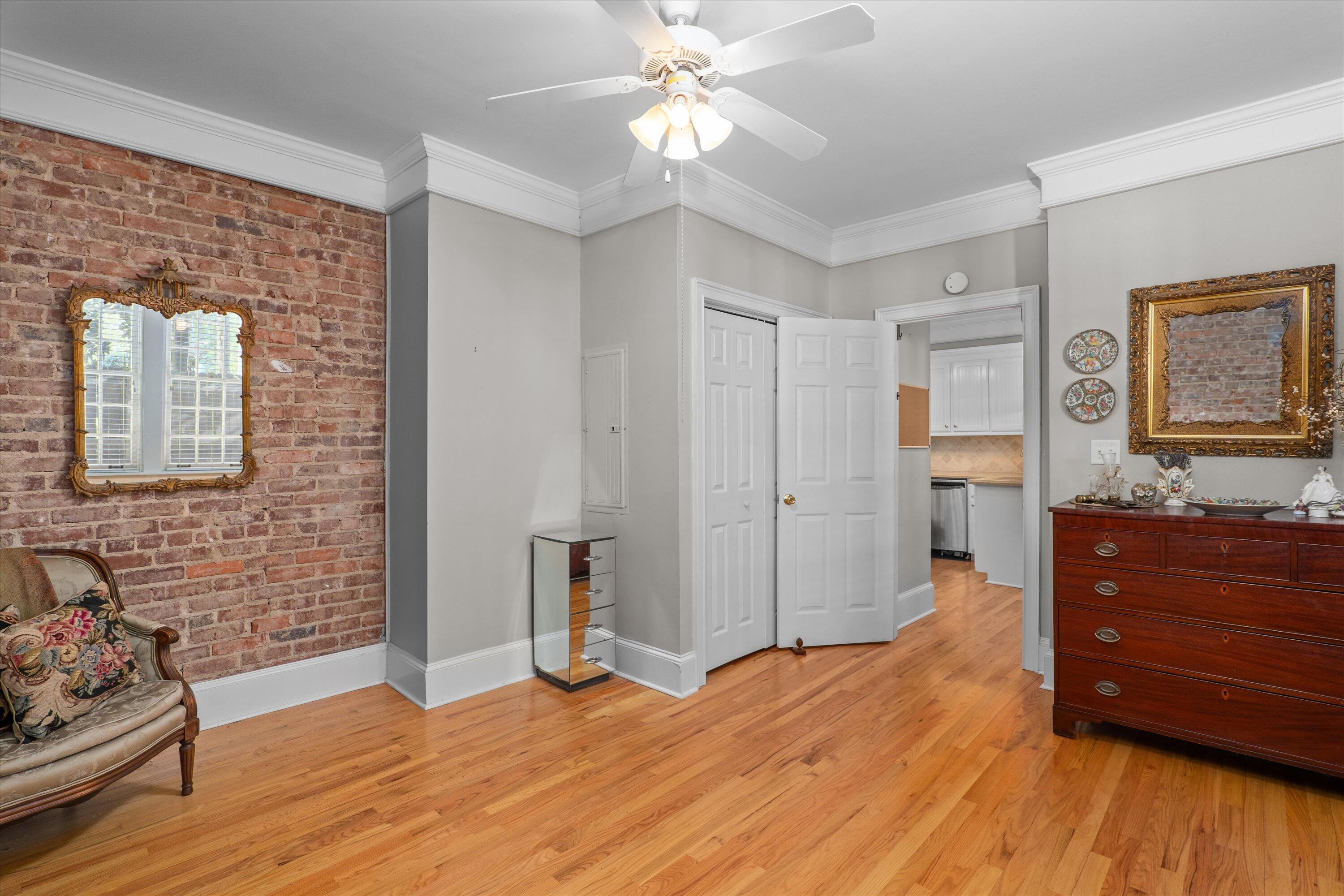 2549 WALTON Way Unit: G1