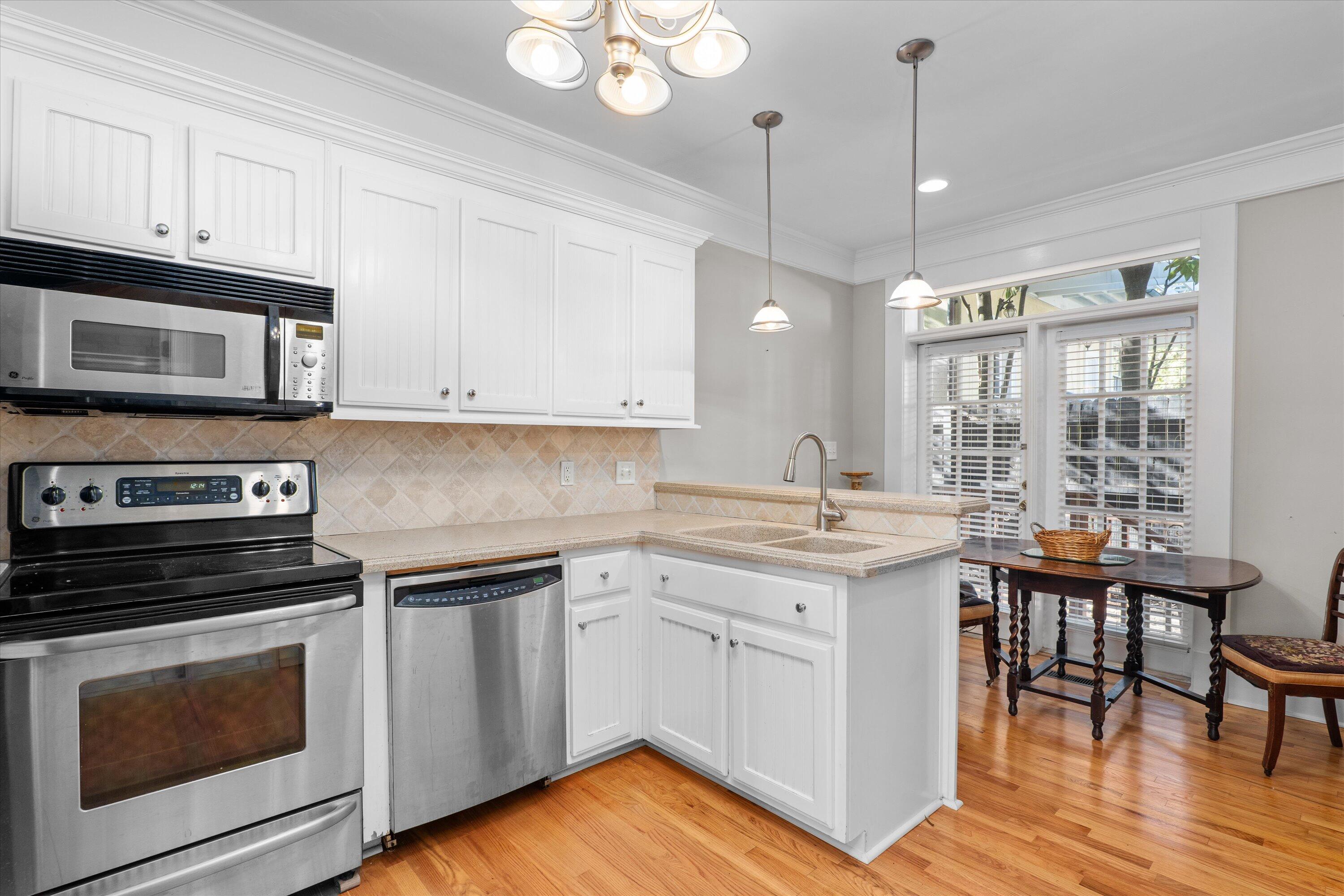 2549 WALTON Way Unit: G1