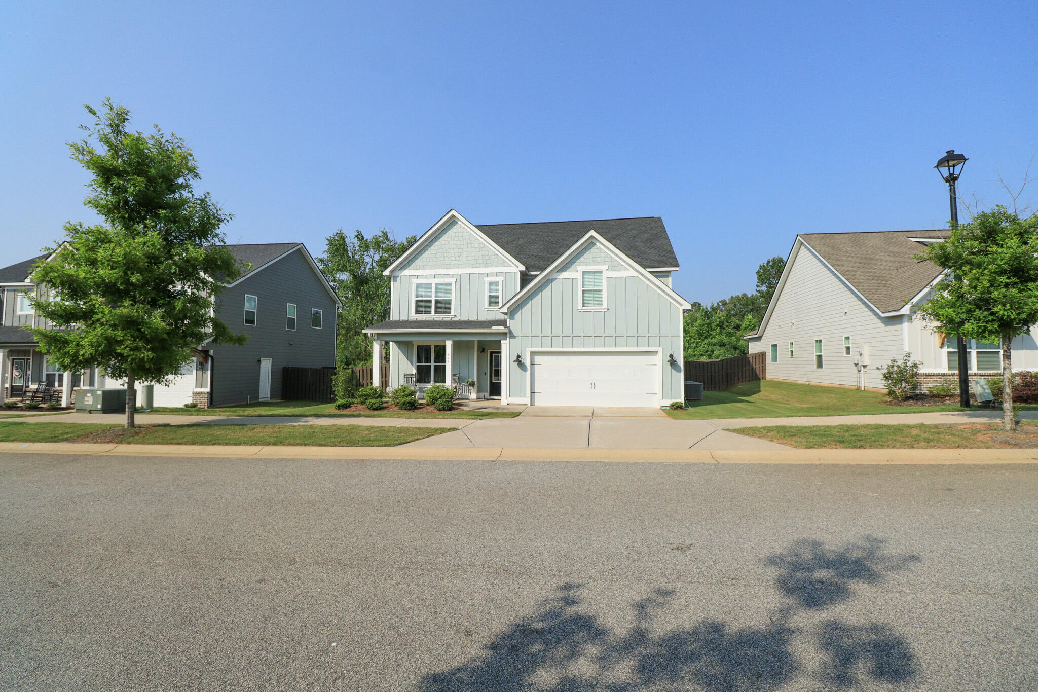 411 BARROW LANE