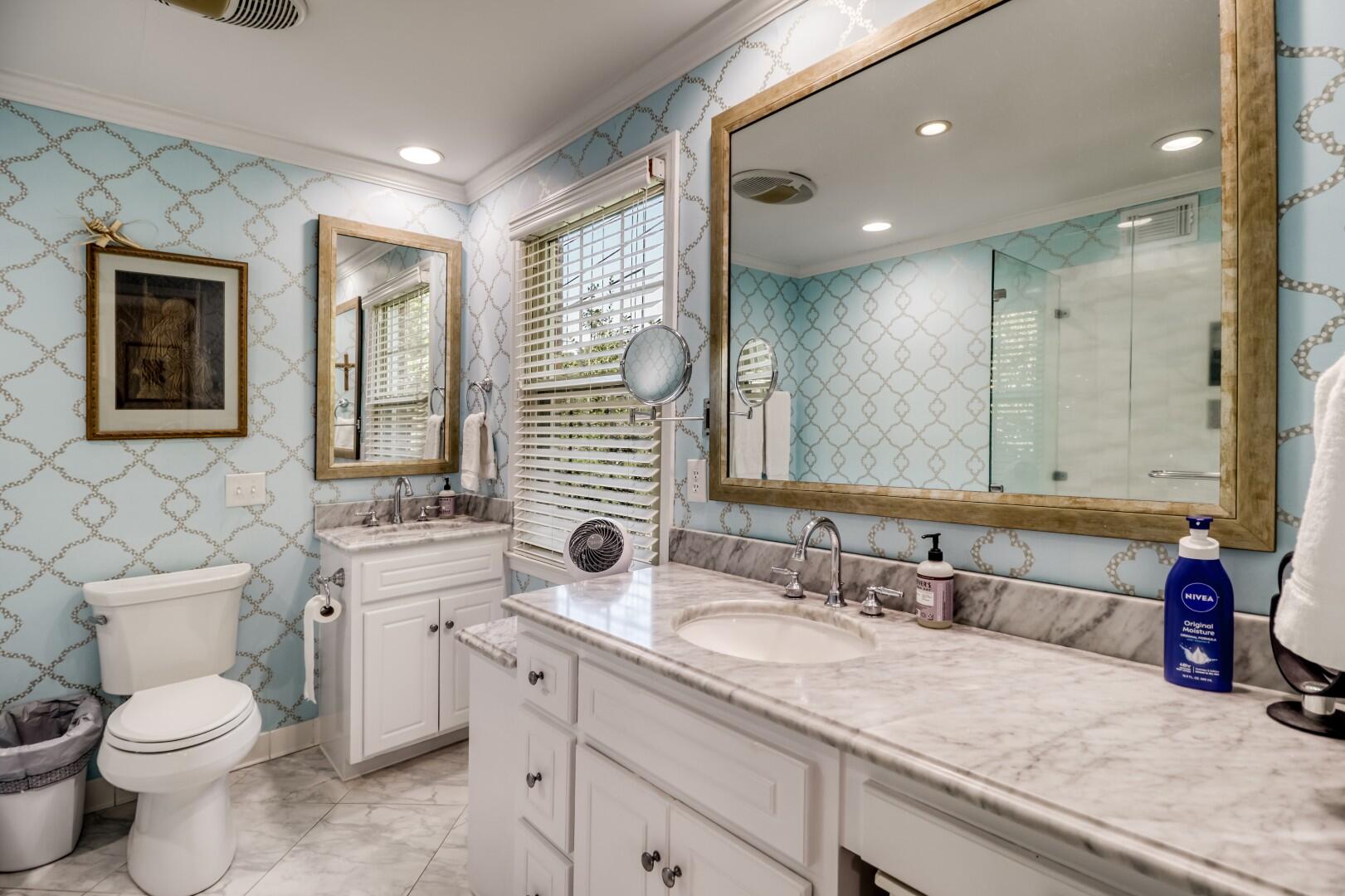 521 WINCHESTER Drive