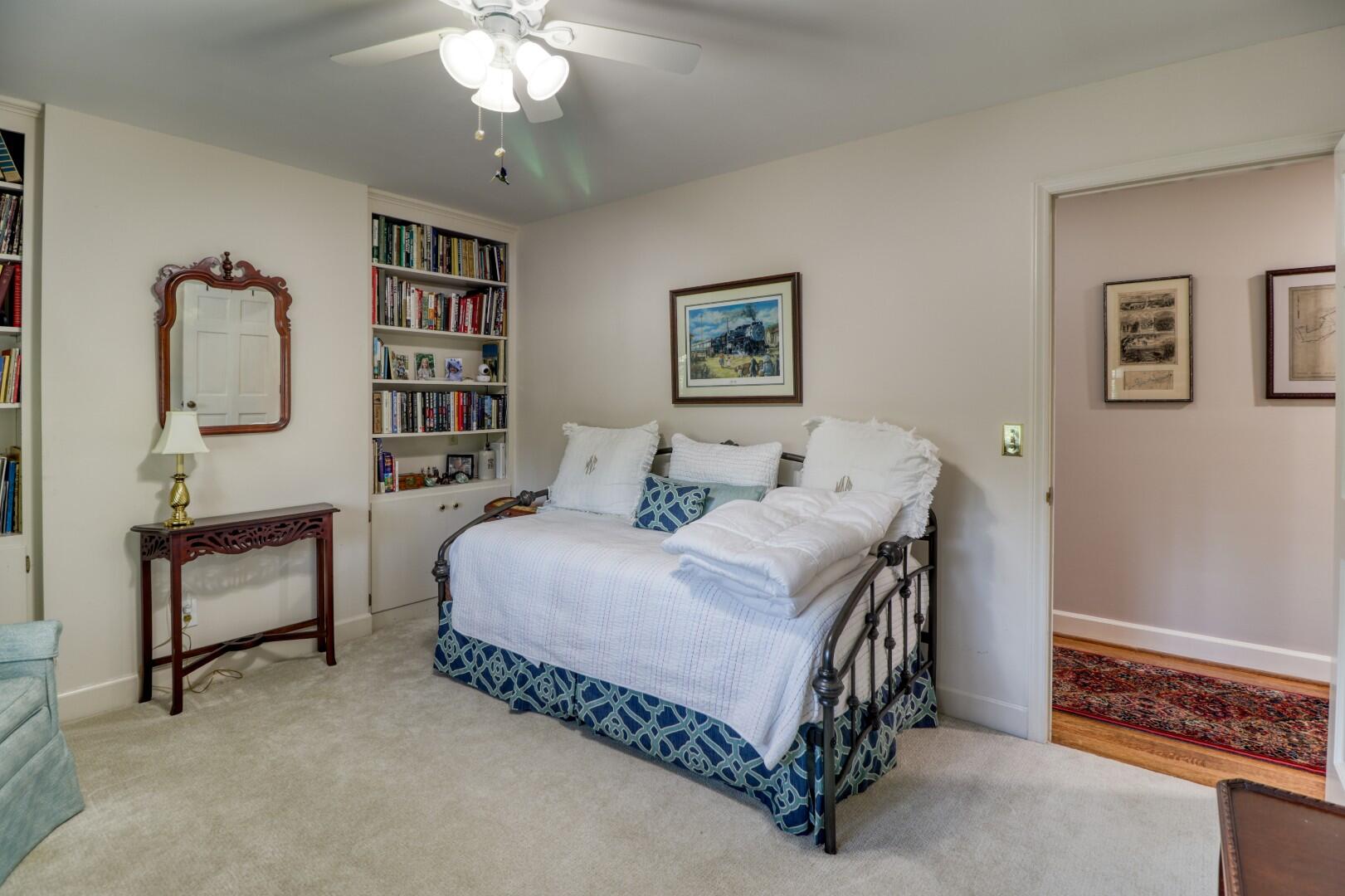 521 WINCHESTER Drive