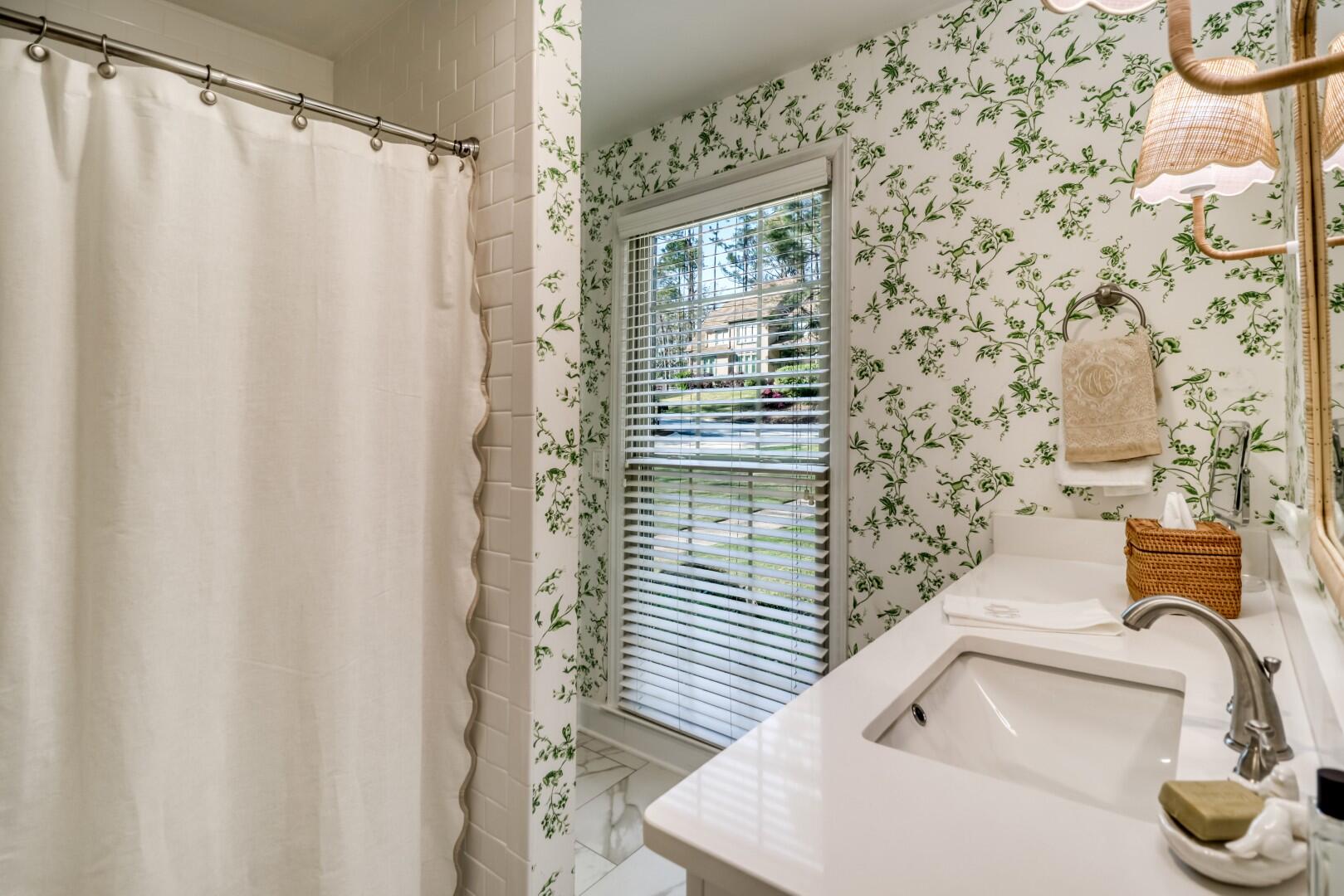 521 WINCHESTER Drive