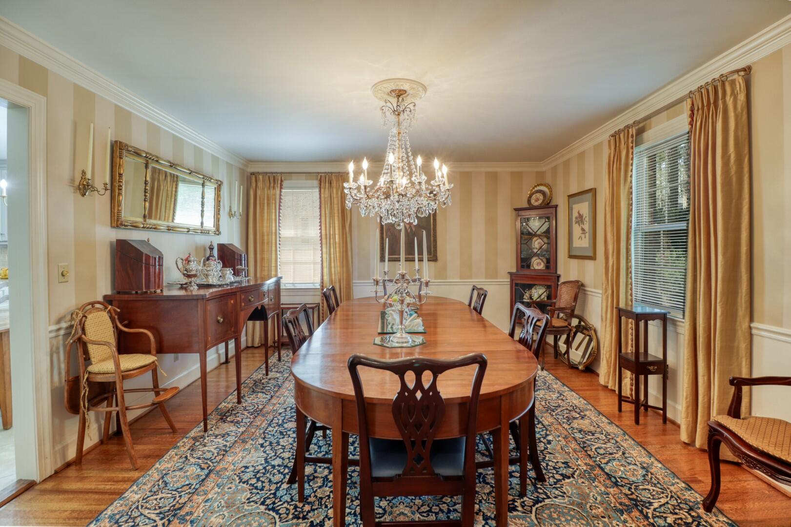 521 WINCHESTER Drive