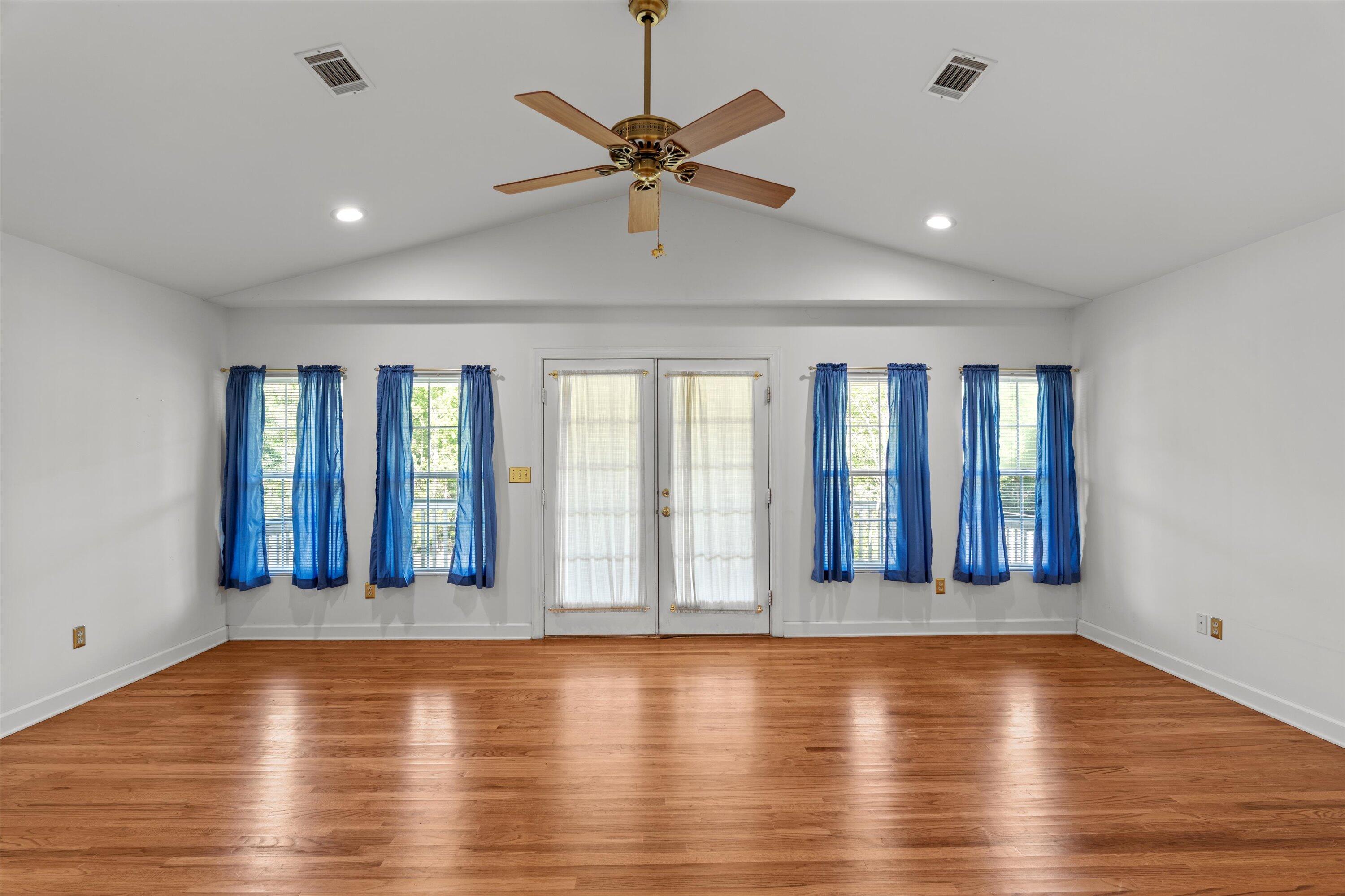 1960 WHITE ROCK Road