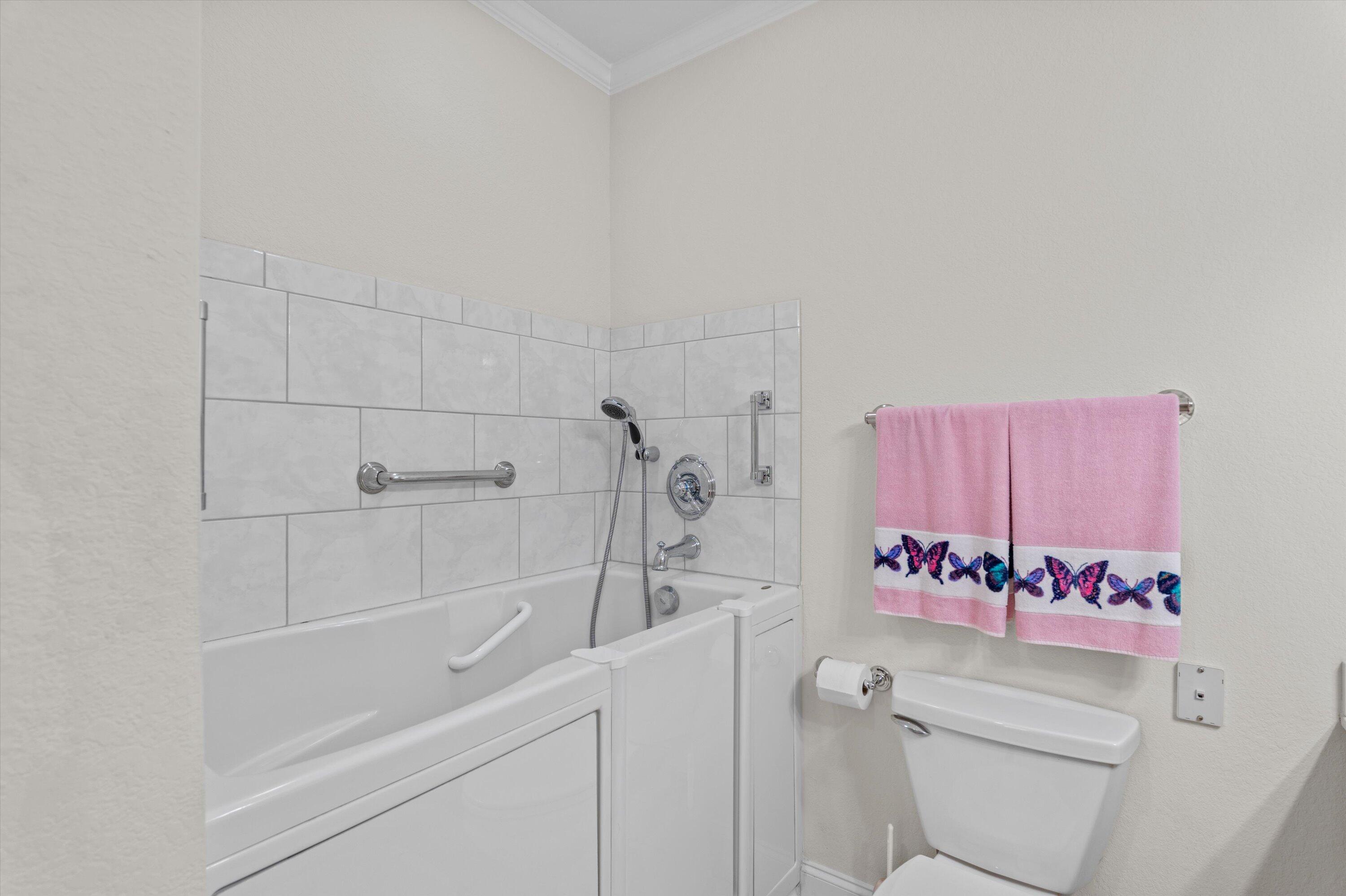 1960 WHITE ROCK Road