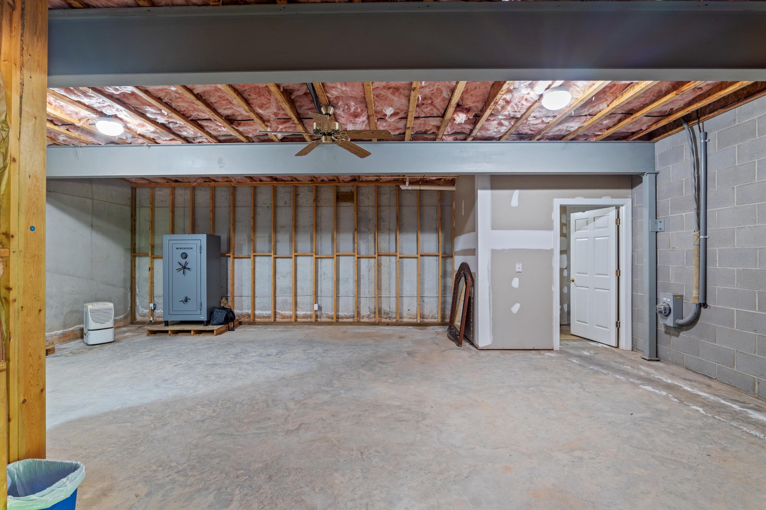 1960 WHITE ROCK Road