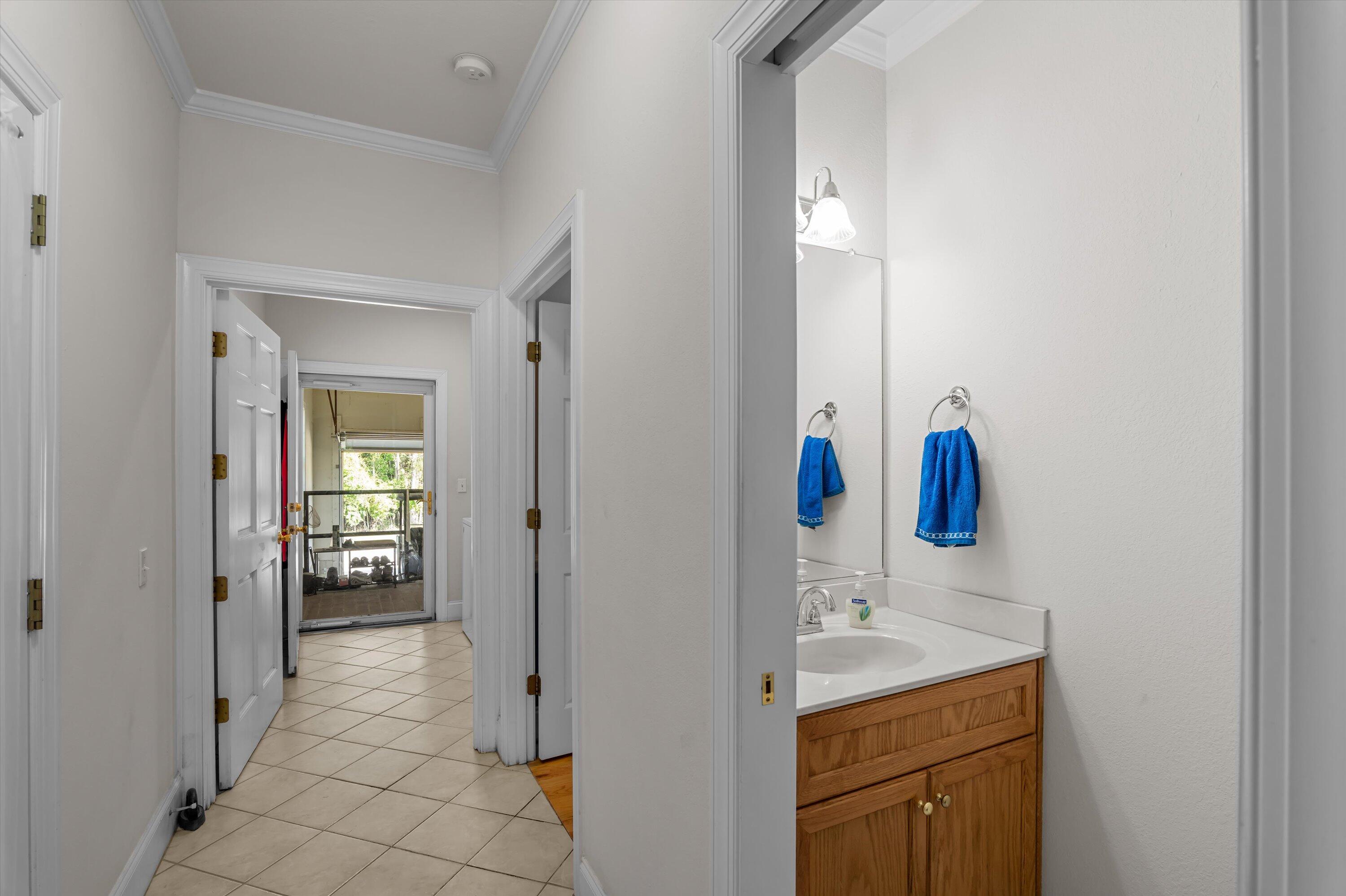 1960 WHITE ROCK Road