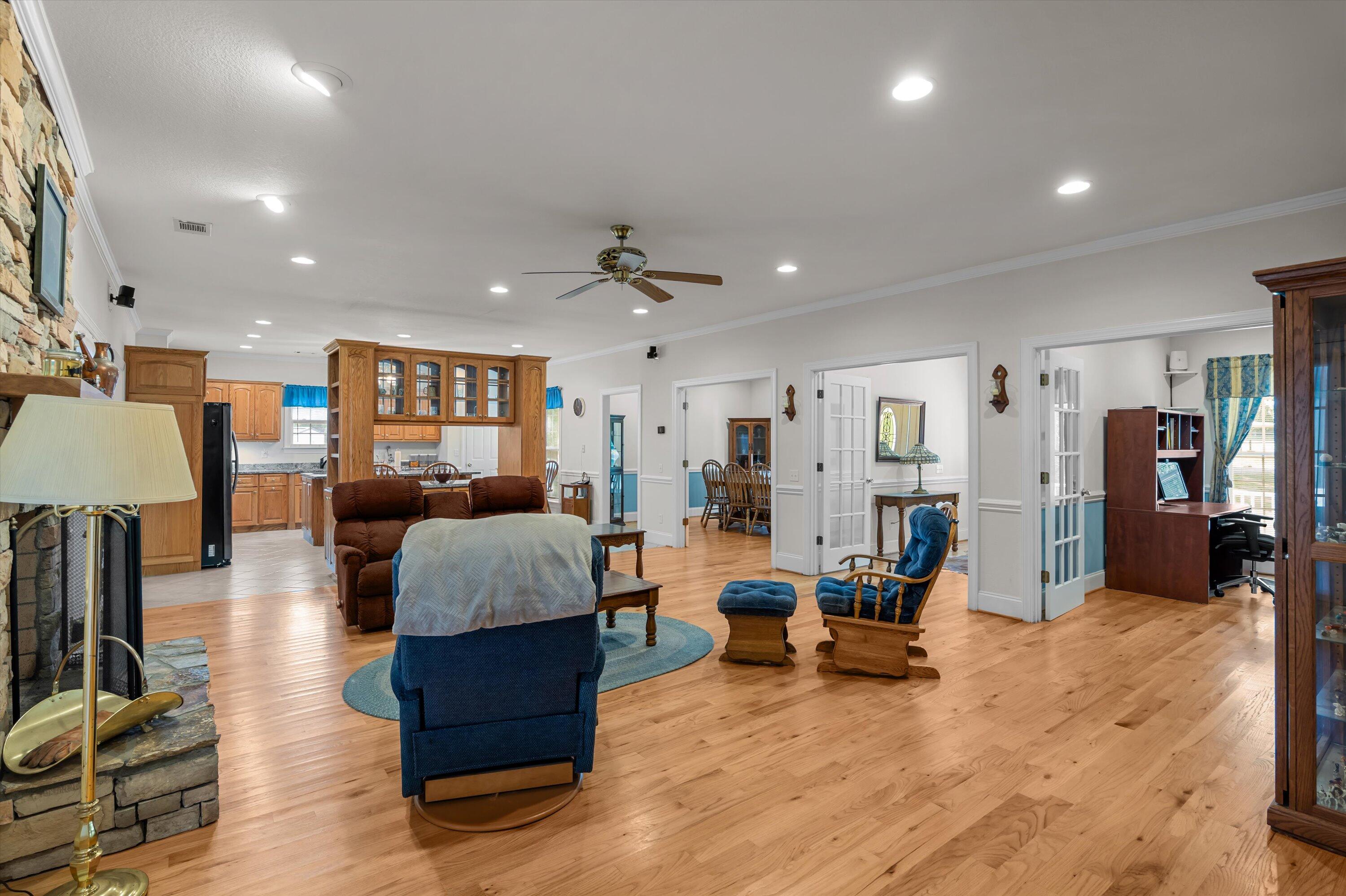 1960 WHITE ROCK Road