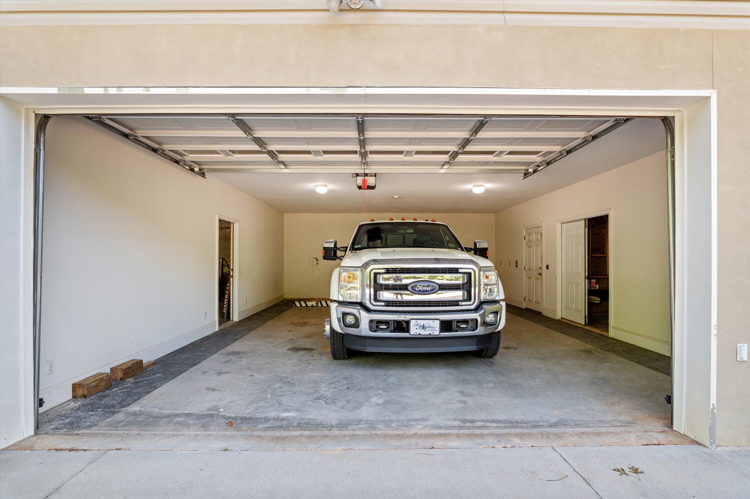 1960 WHITE ROCK Road