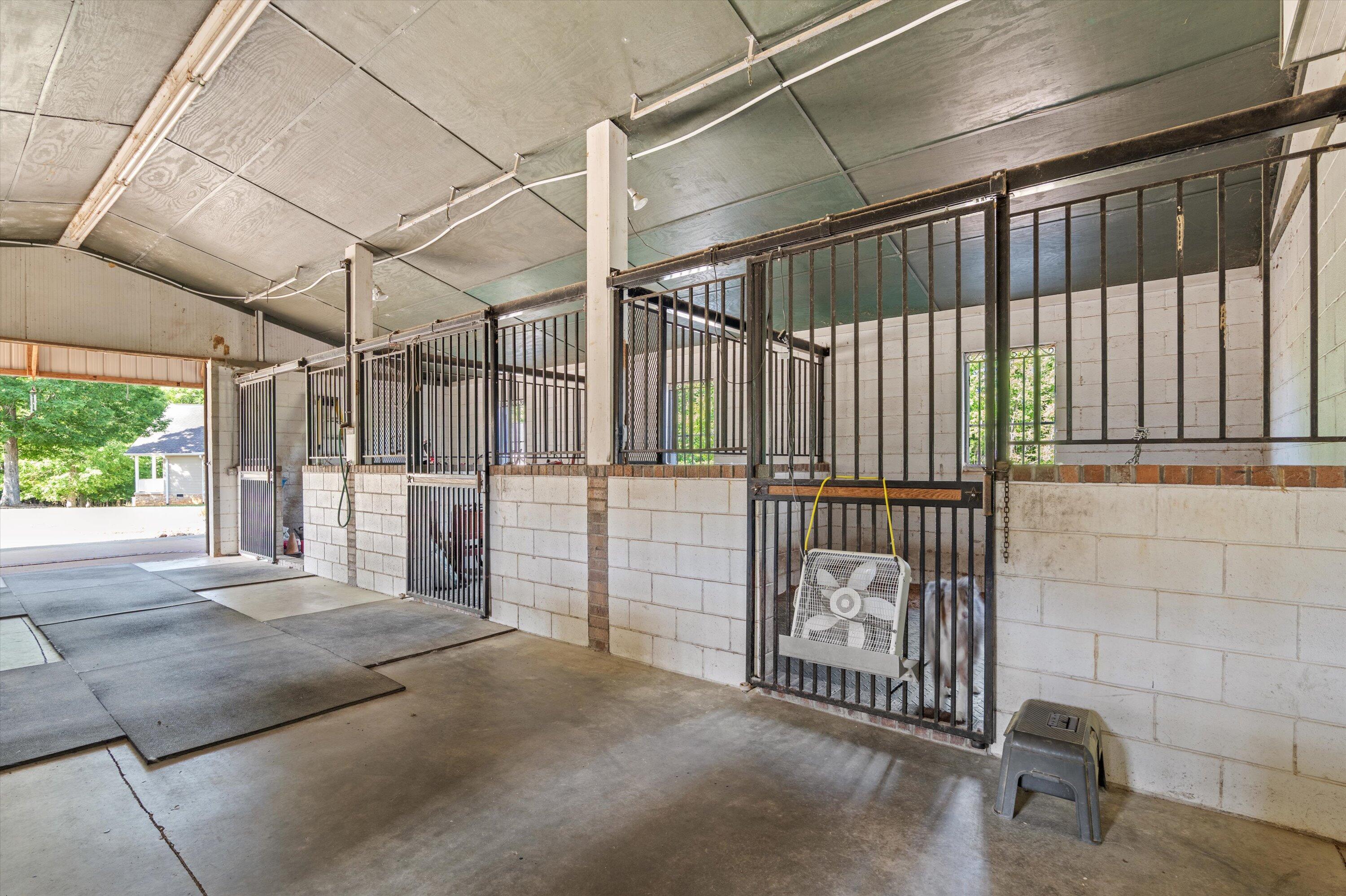 1960 WHITE ROCK Road