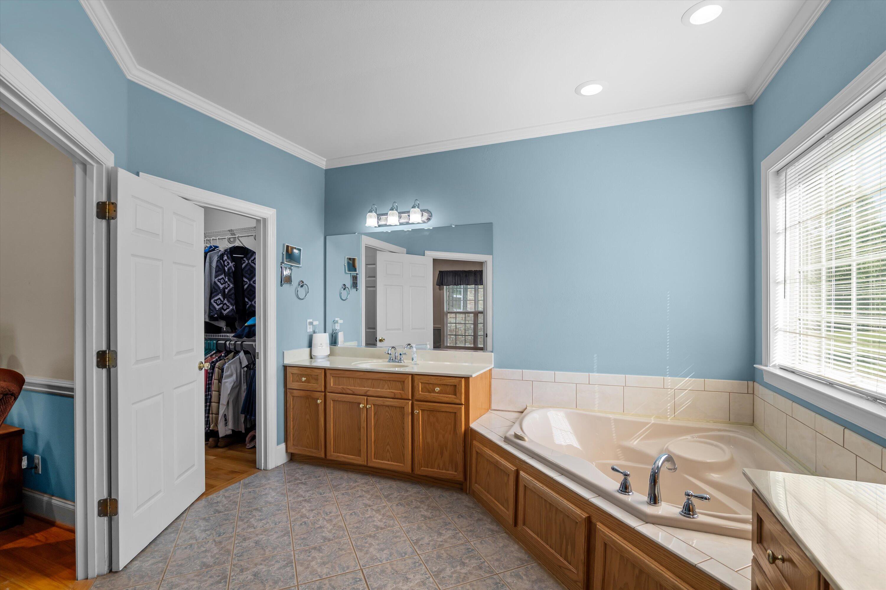 1960 WHITE ROCK Road