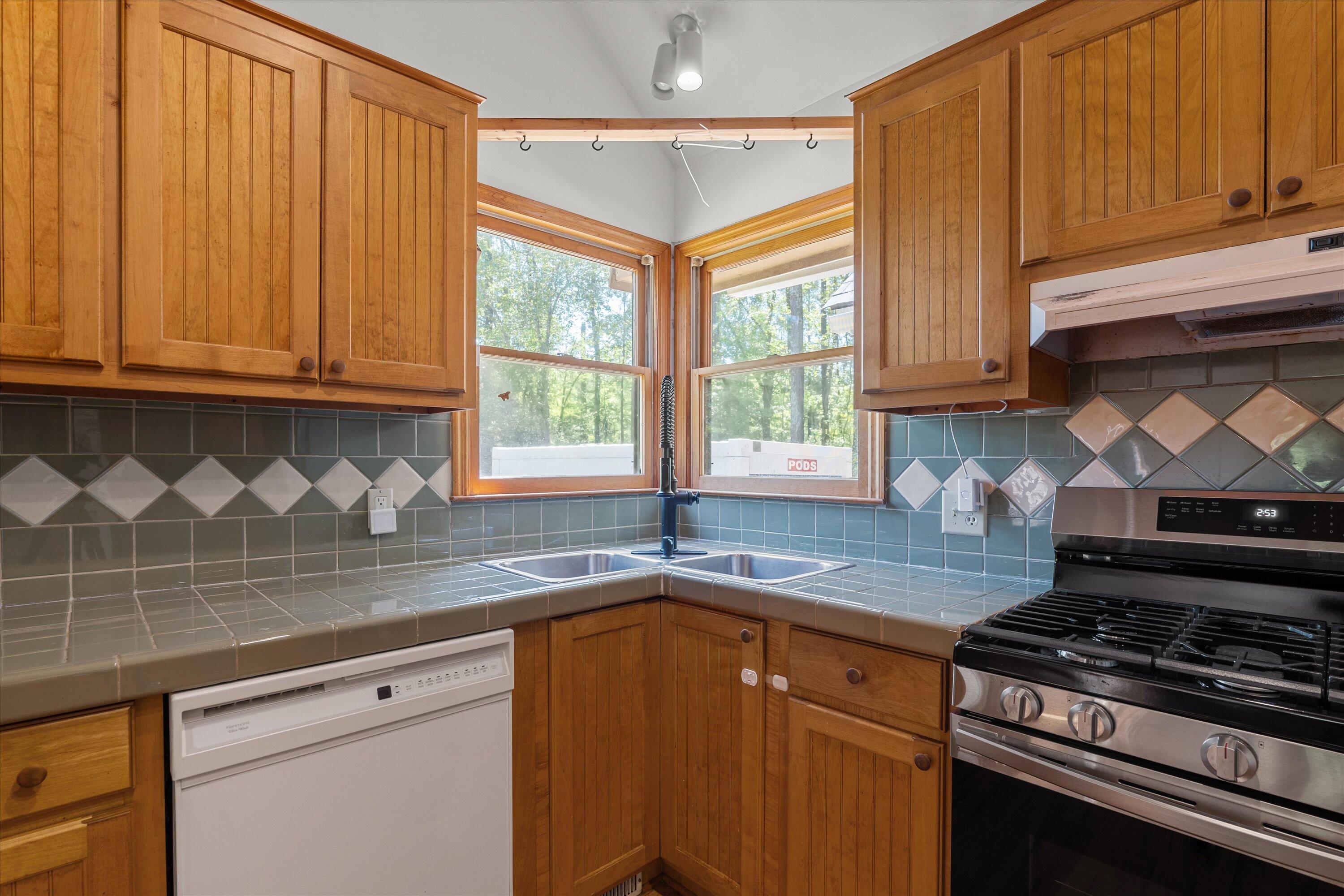 1840 LONERGAN HULME Road