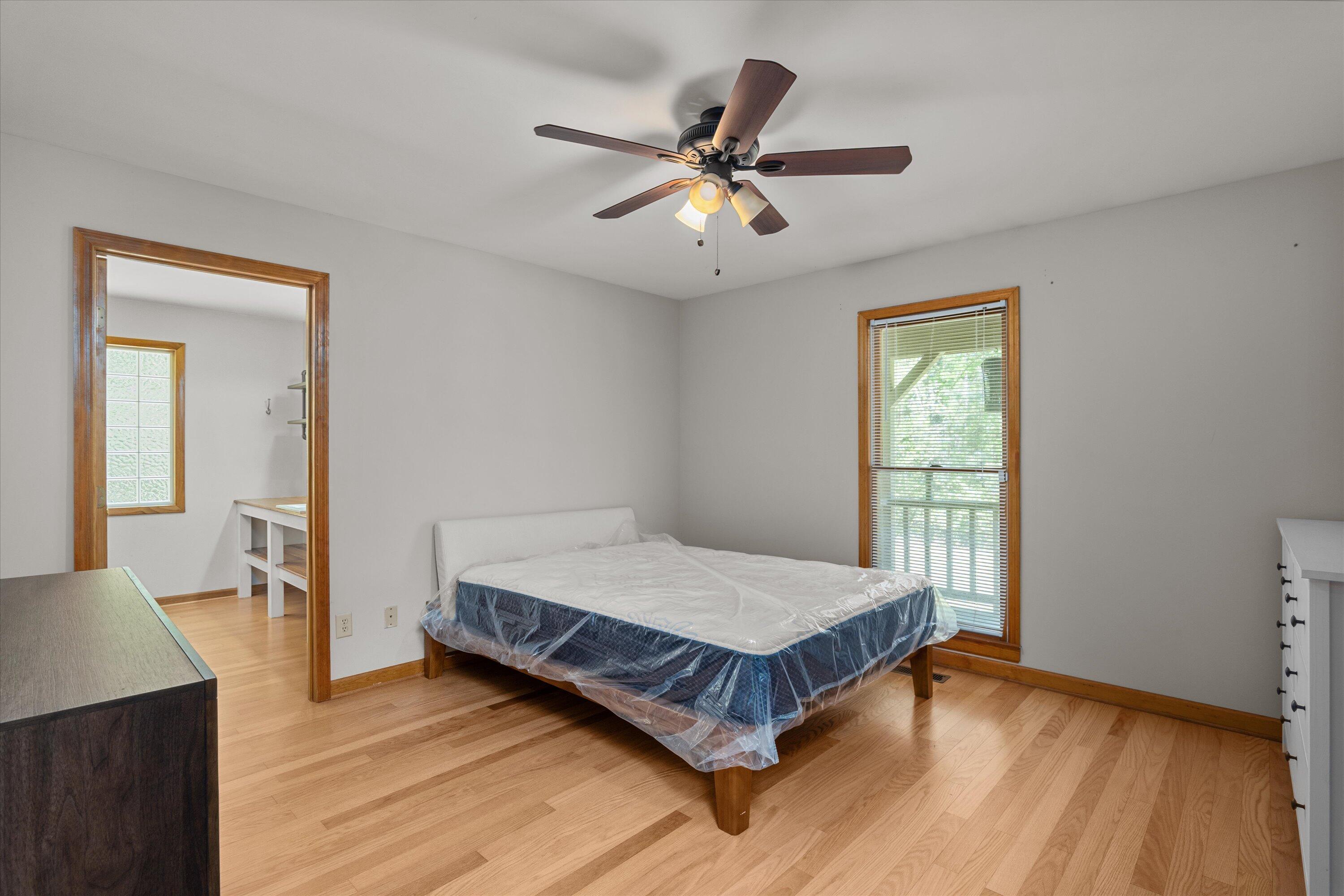 1840 LONERGAN HULME Road