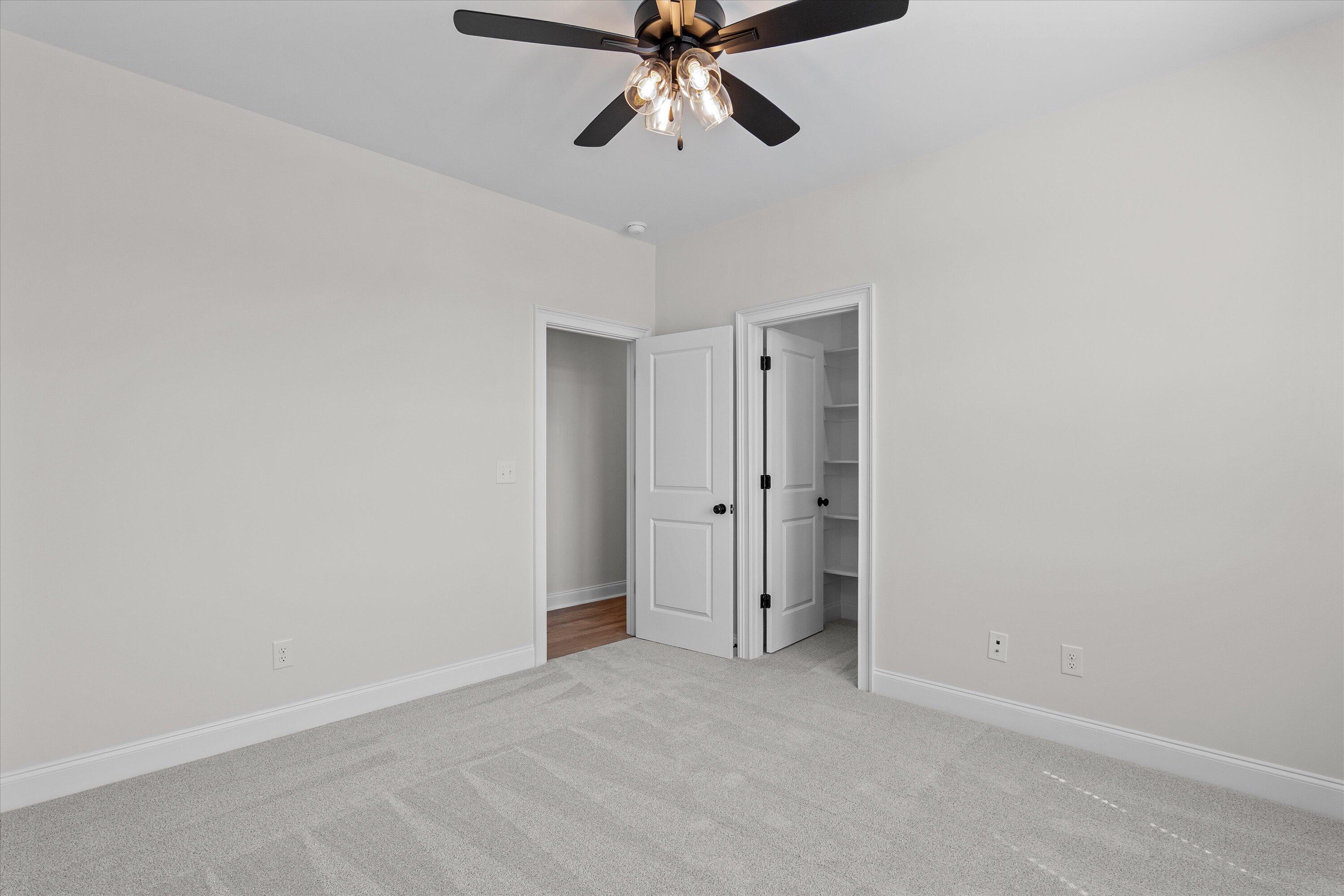 640 RIVER OAKS Lane