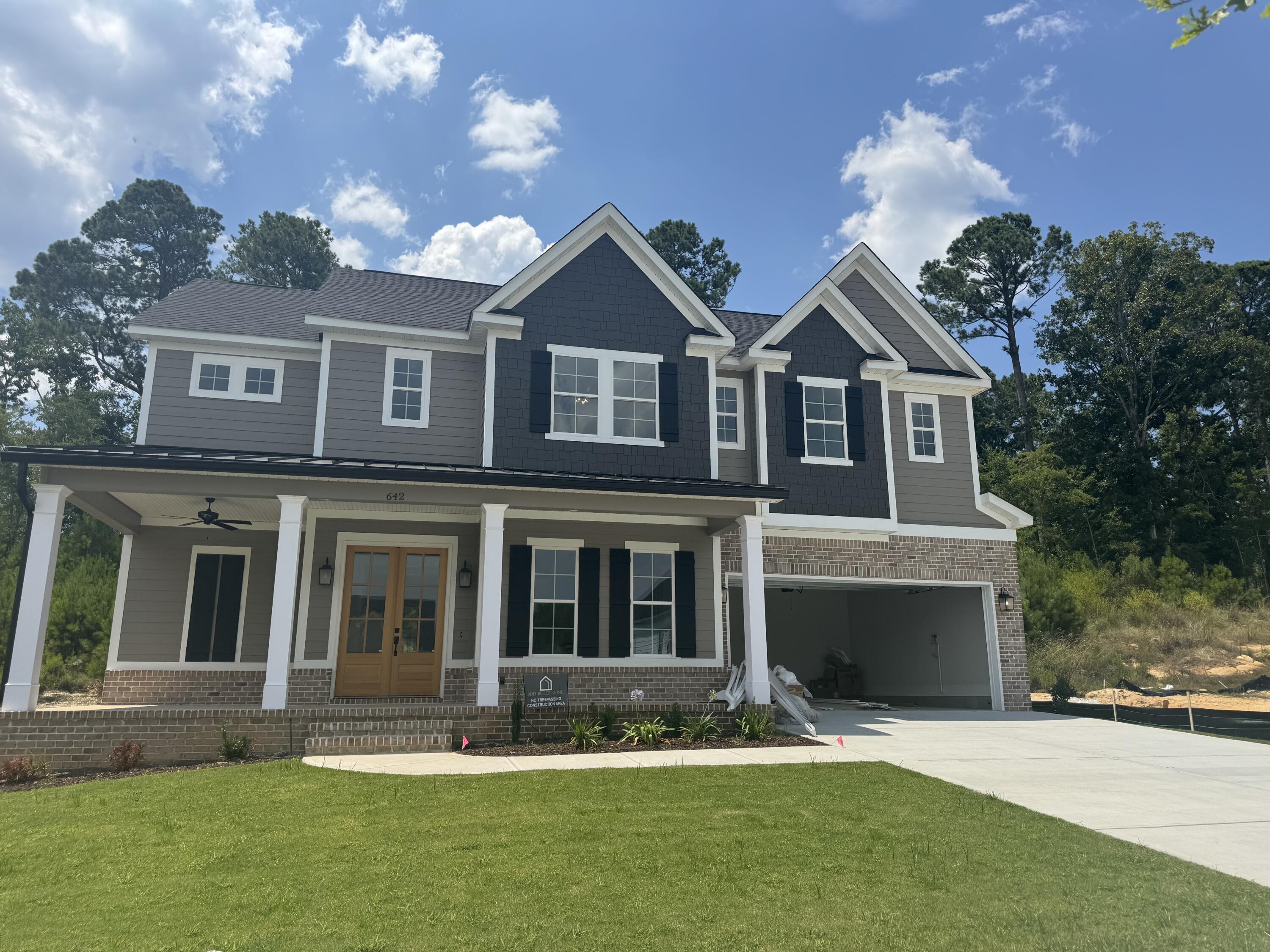 642 RIVER OAKS Lane