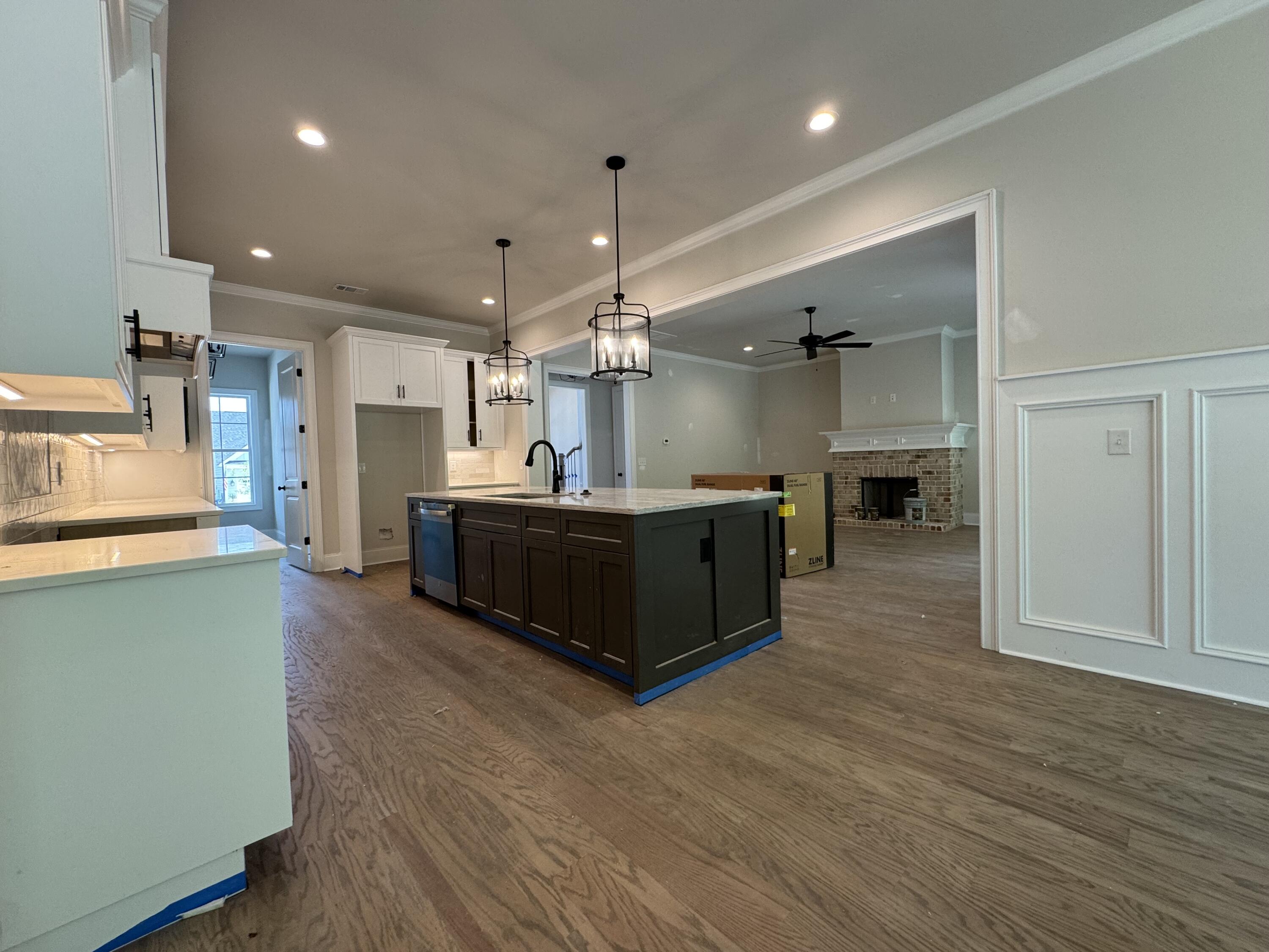 642 RIVER OAKS Lane