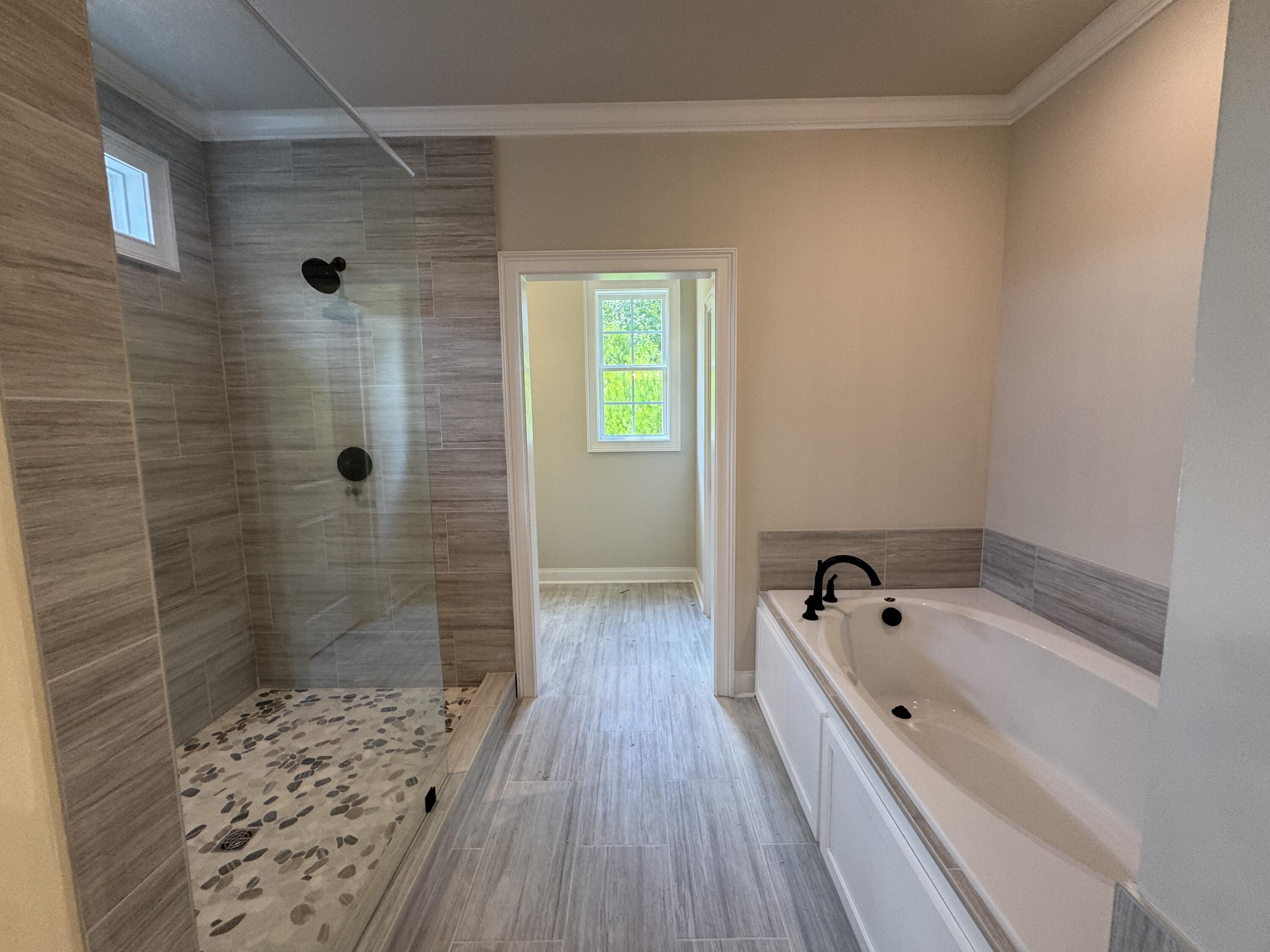 642 RIVER OAKS Lane
