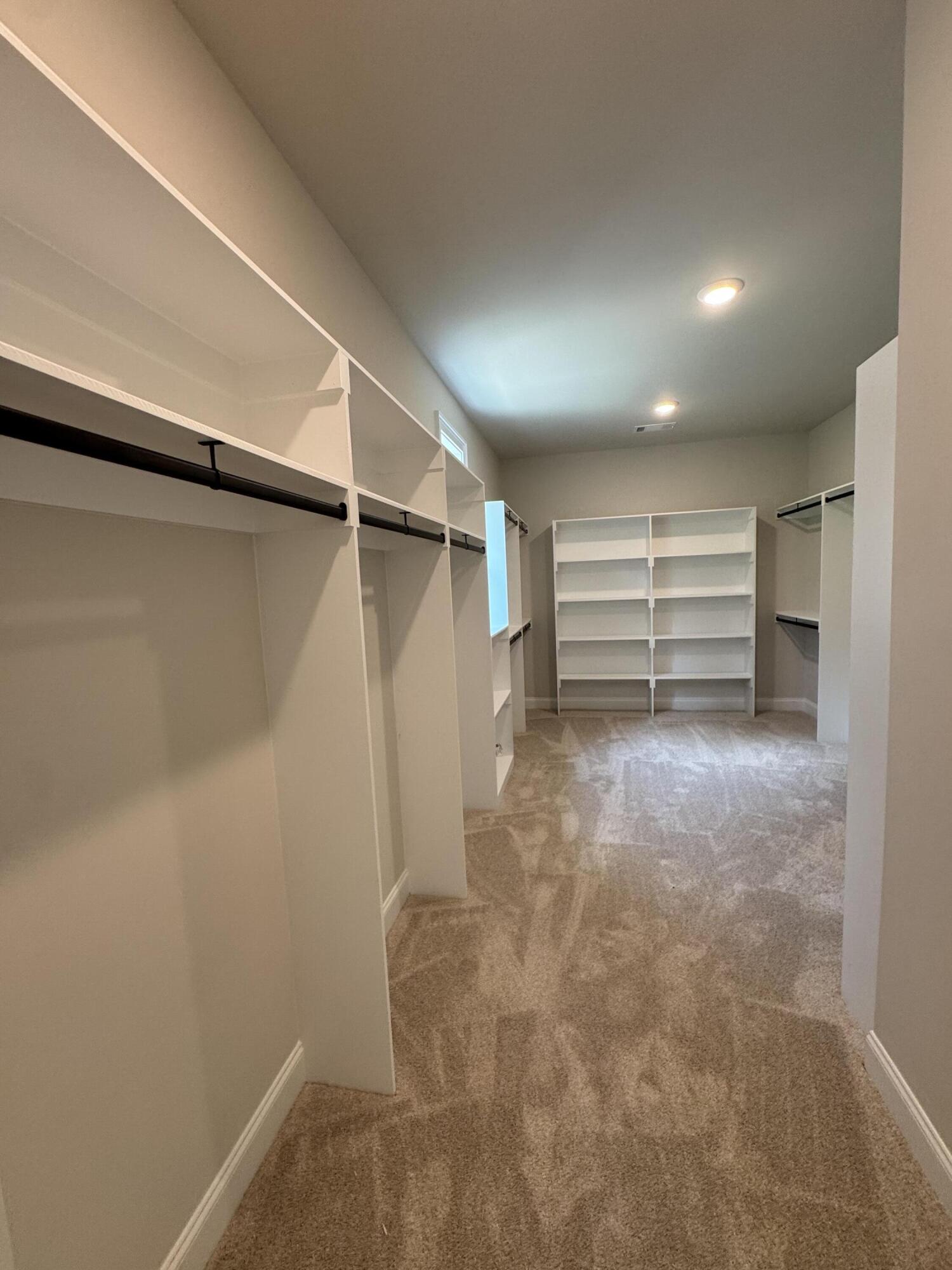 642 RIVER OAKS Lane