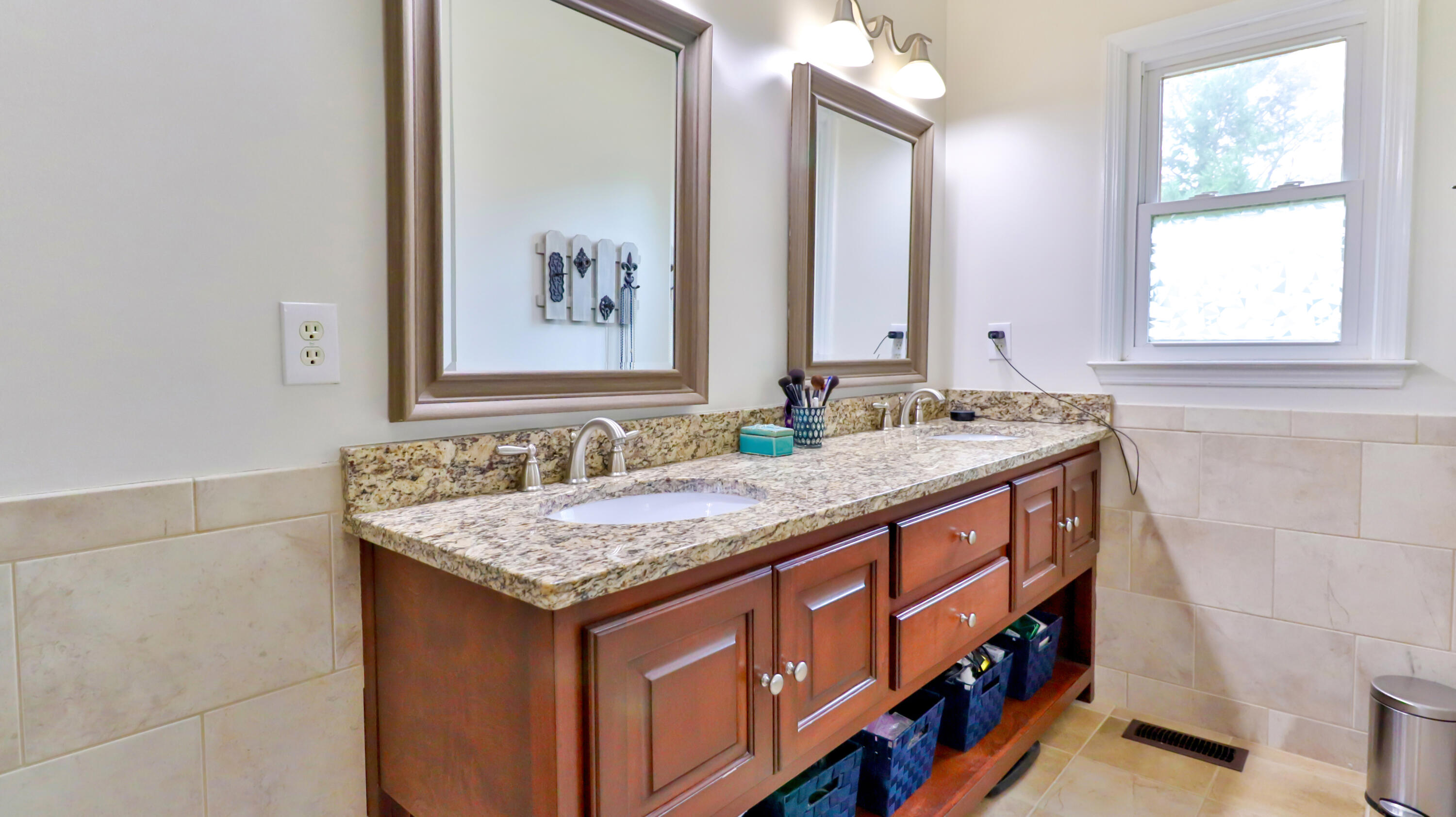 992 WINDMILL LANE Lane