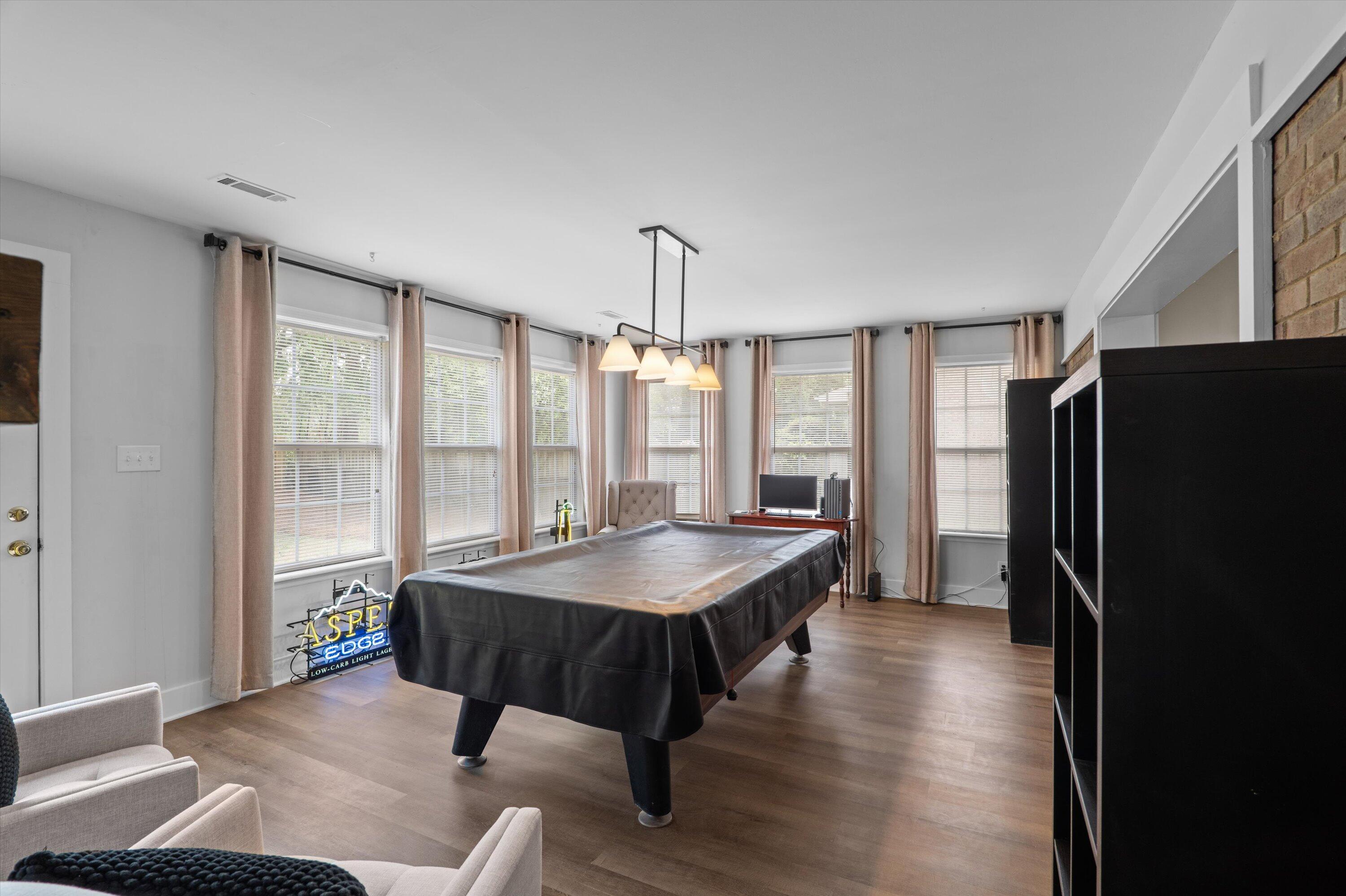 284 E WYNNGATE Drive