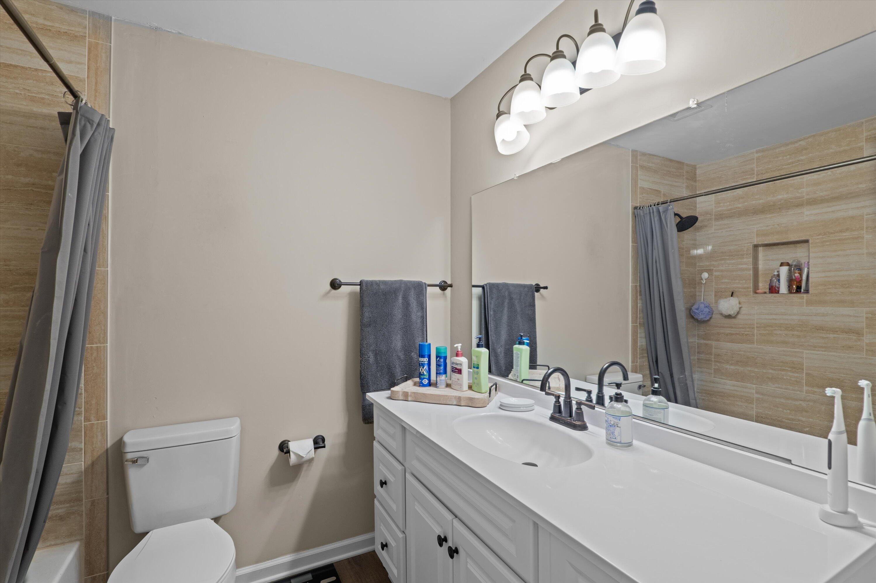 284 E WYNNGATE Drive