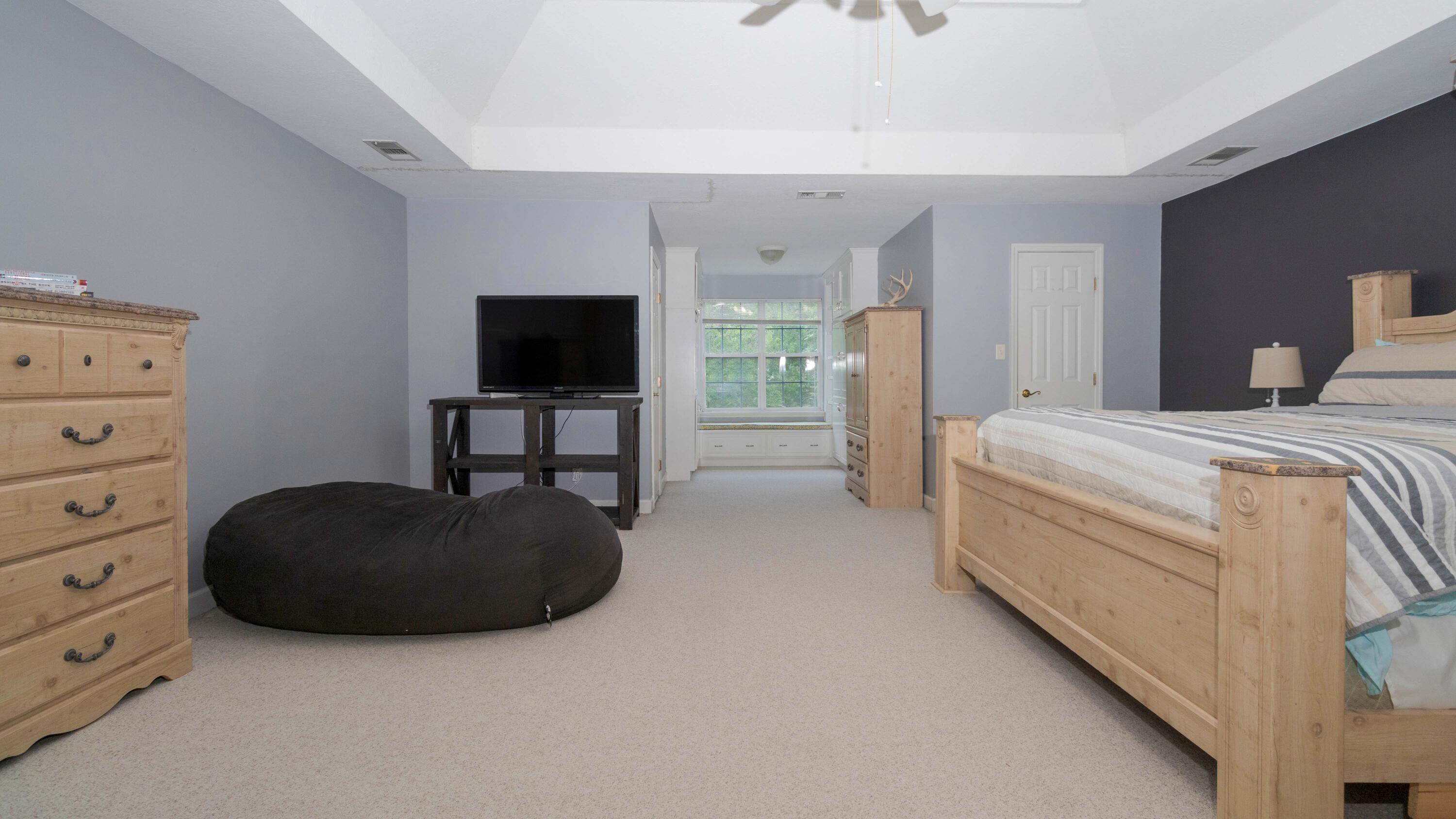 992 WINDMILL PARKWAY