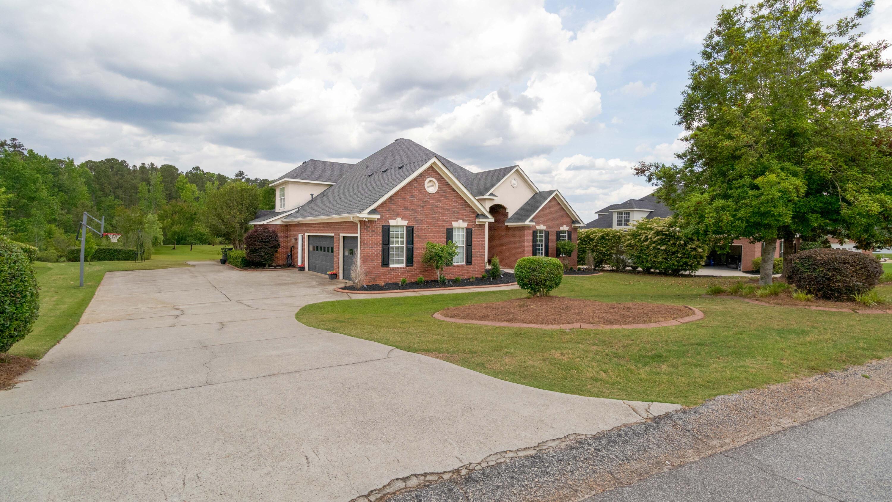 992 WINDMILL PARKWAY