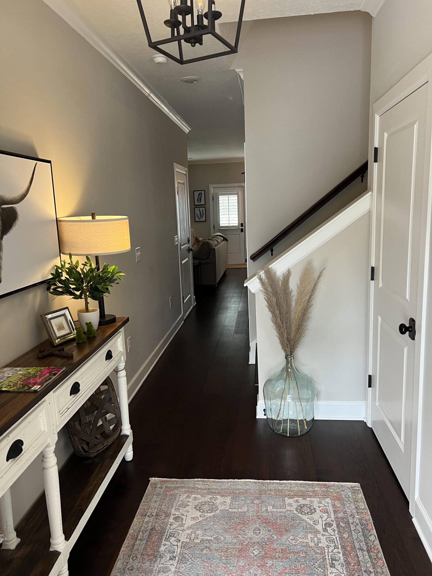 1925 AVENEL Lane