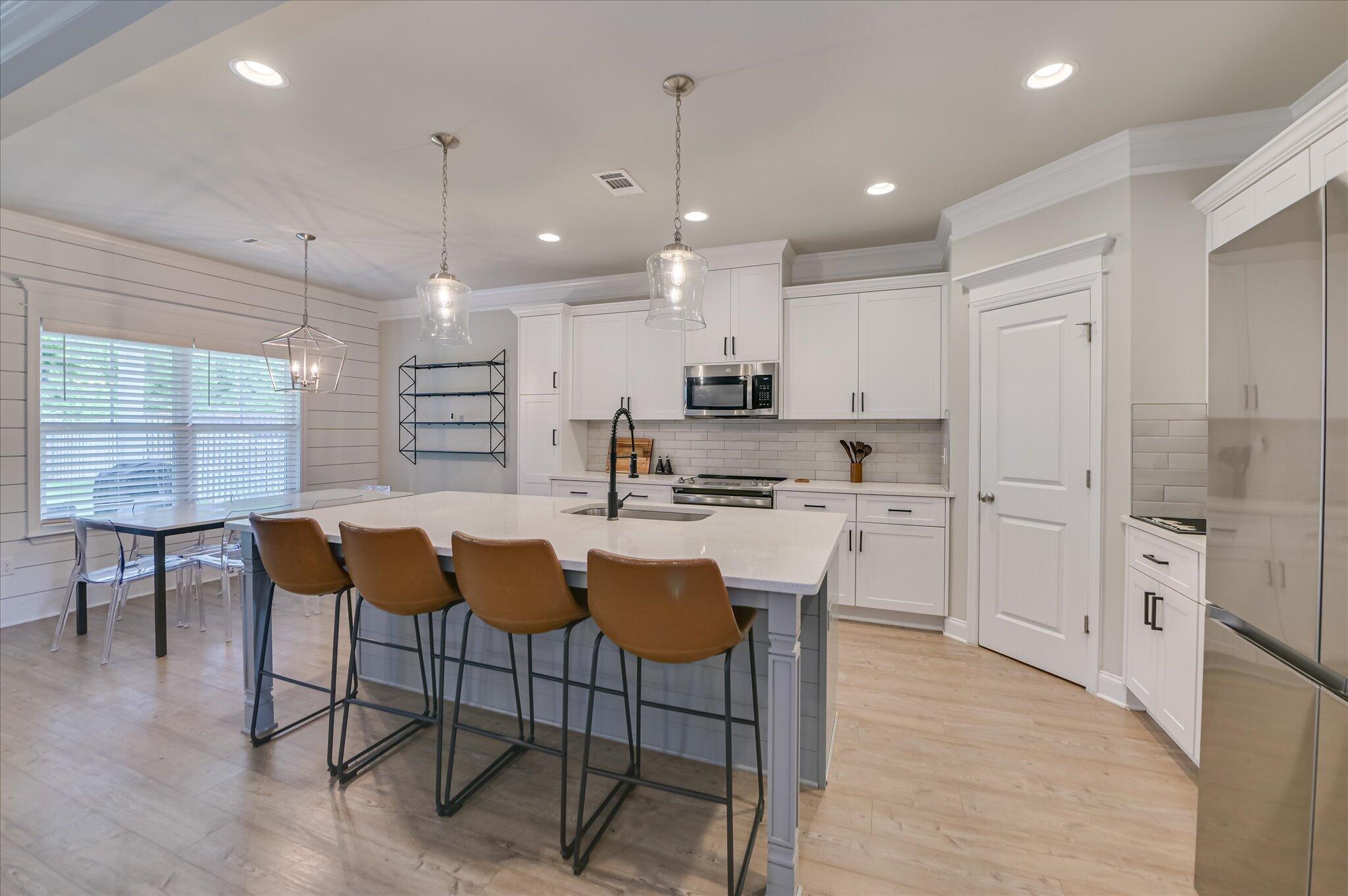 3525 HILLTOP Trail