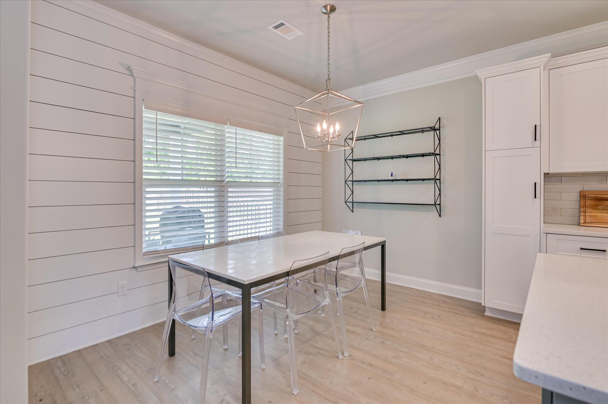 3525 HILLTOP Trail