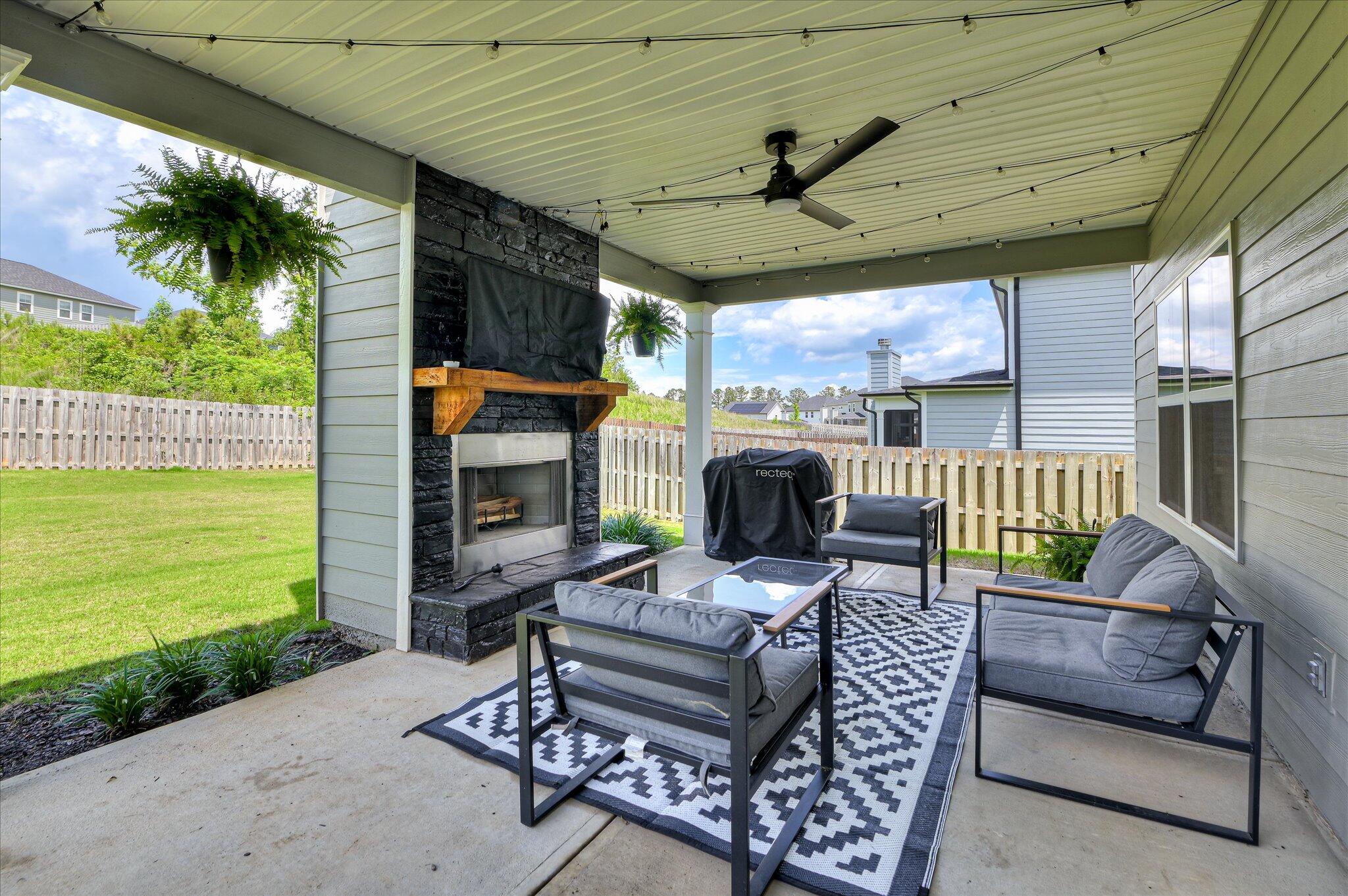 3525 HILLTOP Trail