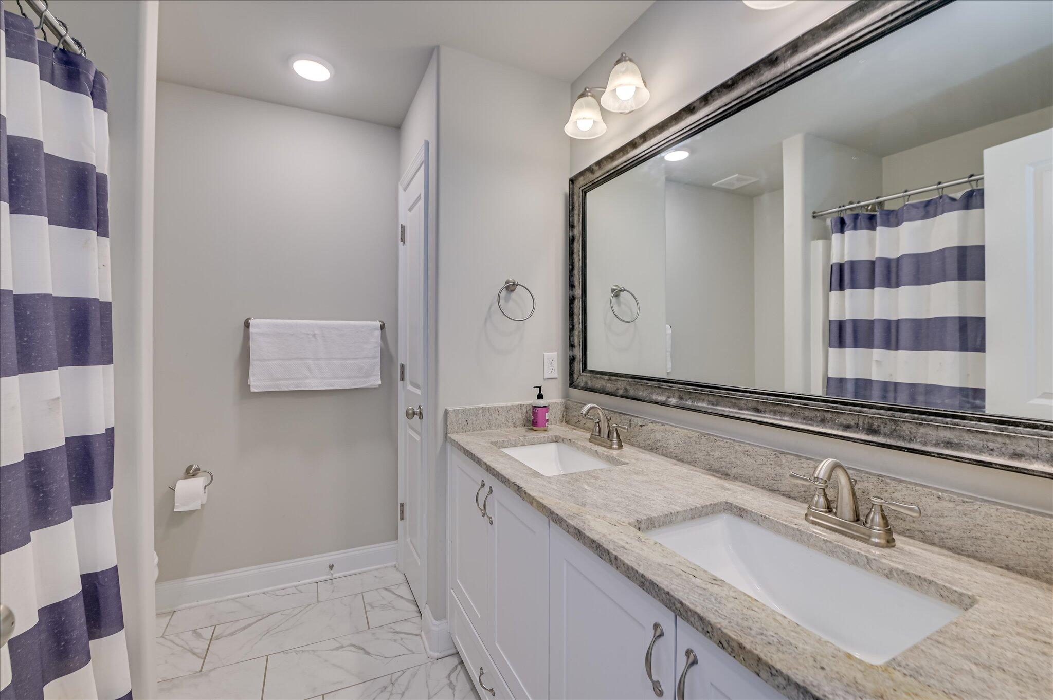 3525 HILLTOP Trail