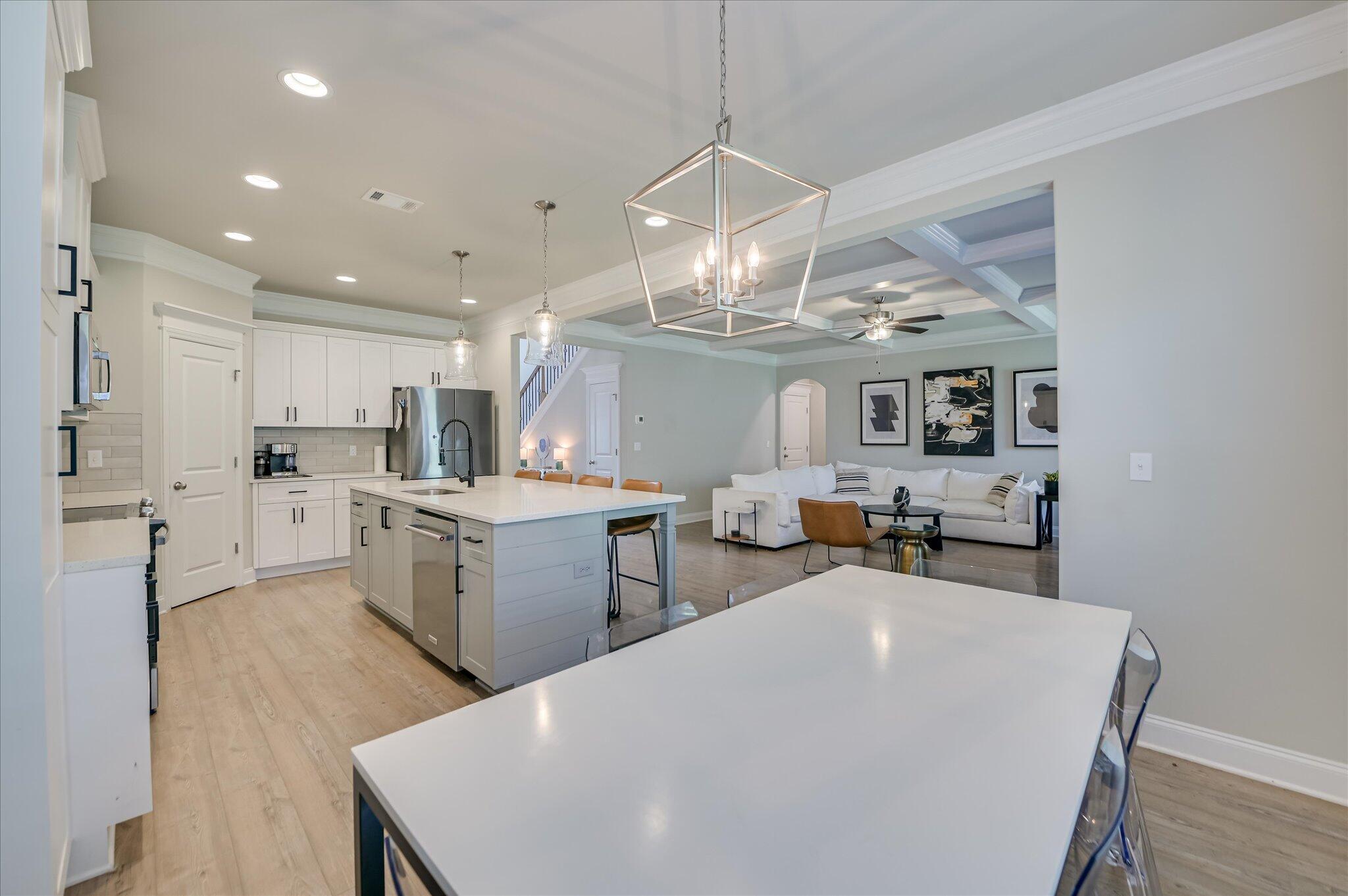 3525 HILLTOP Trail