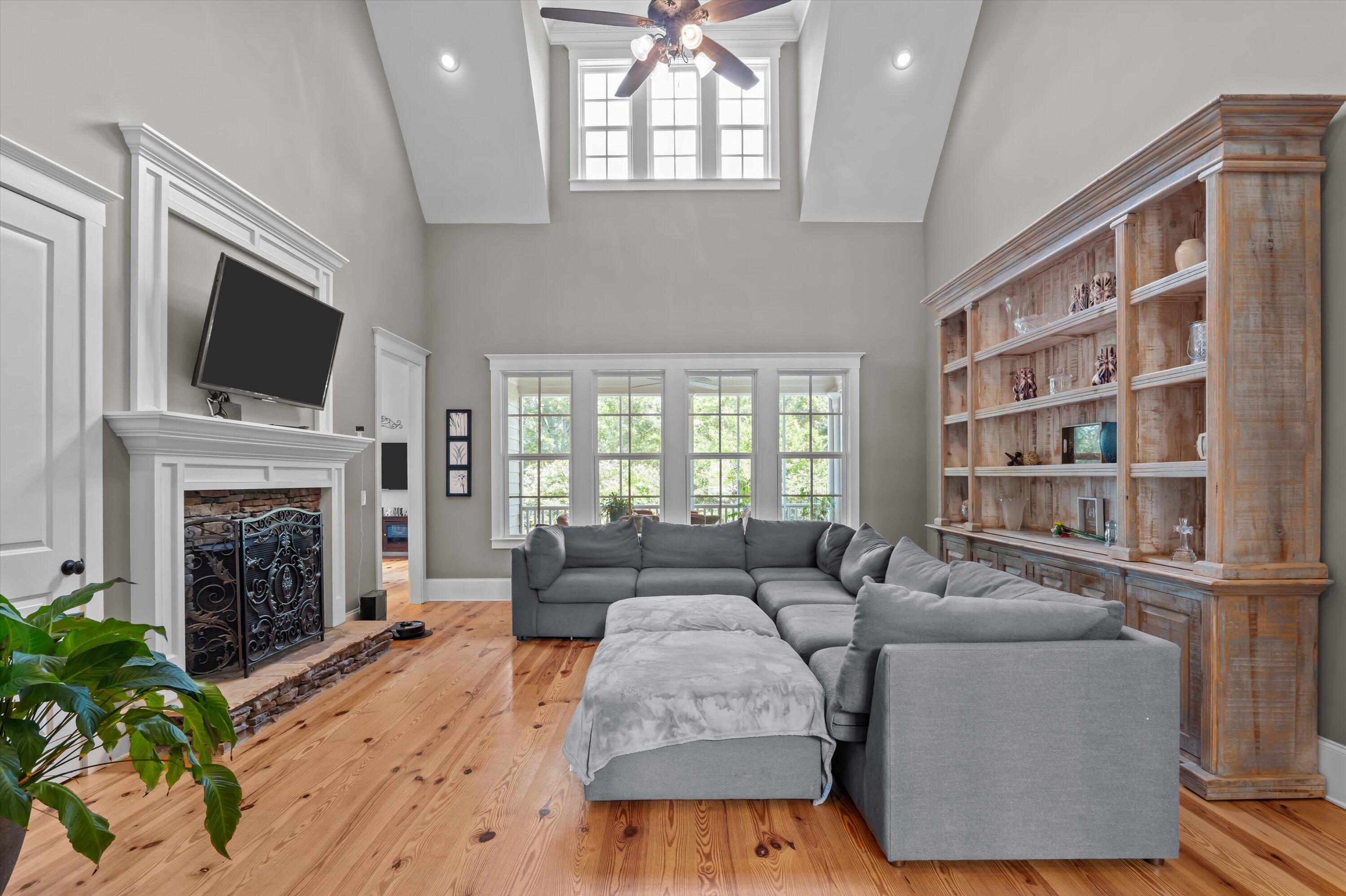 628 Emerald Crossing