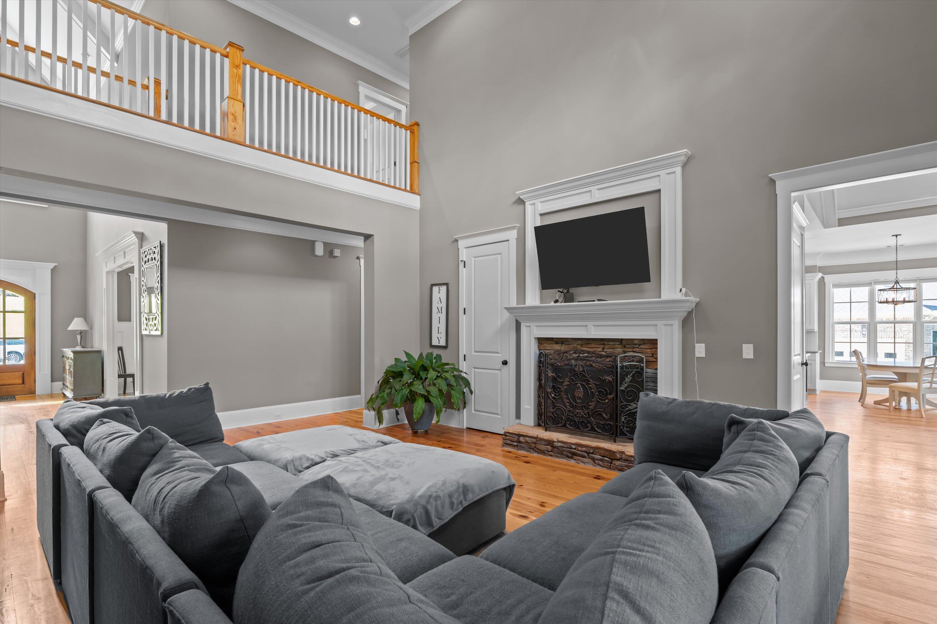 628 Emerald Crossing