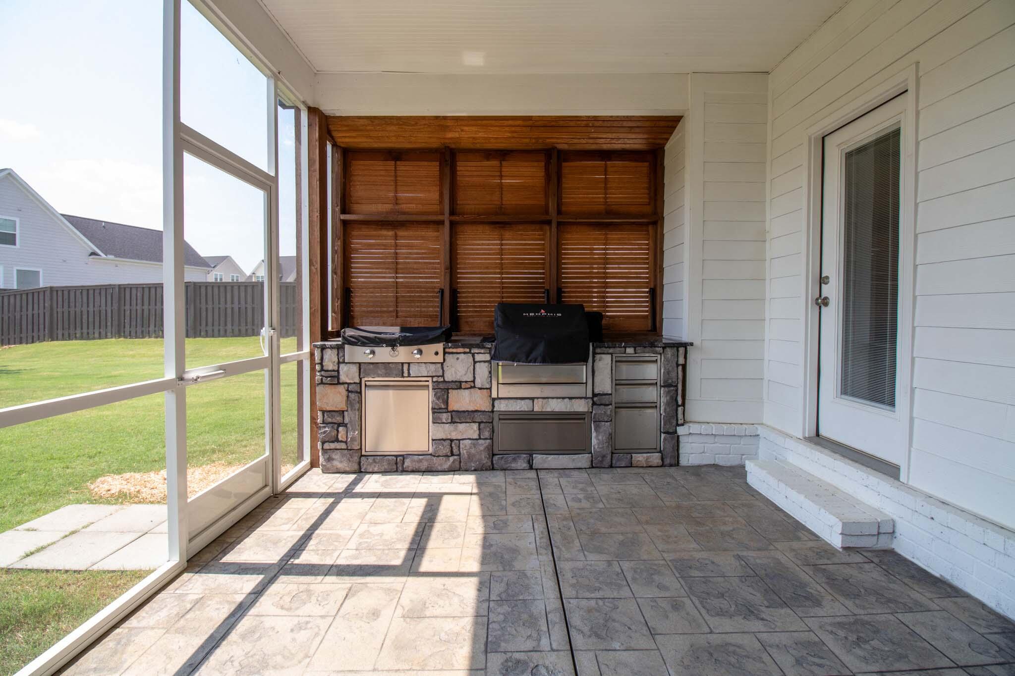 3048 Rosewood Dr. Drive