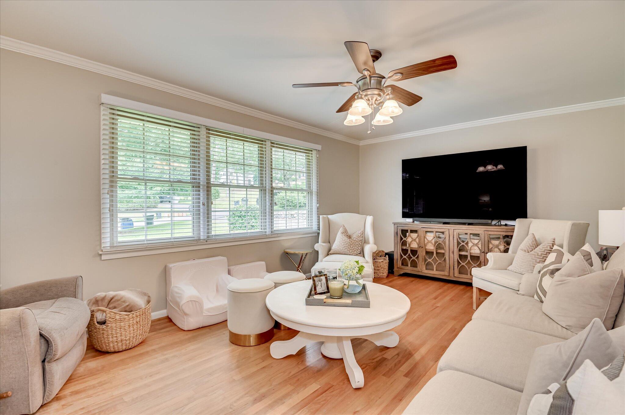 637 Canterbury Drive