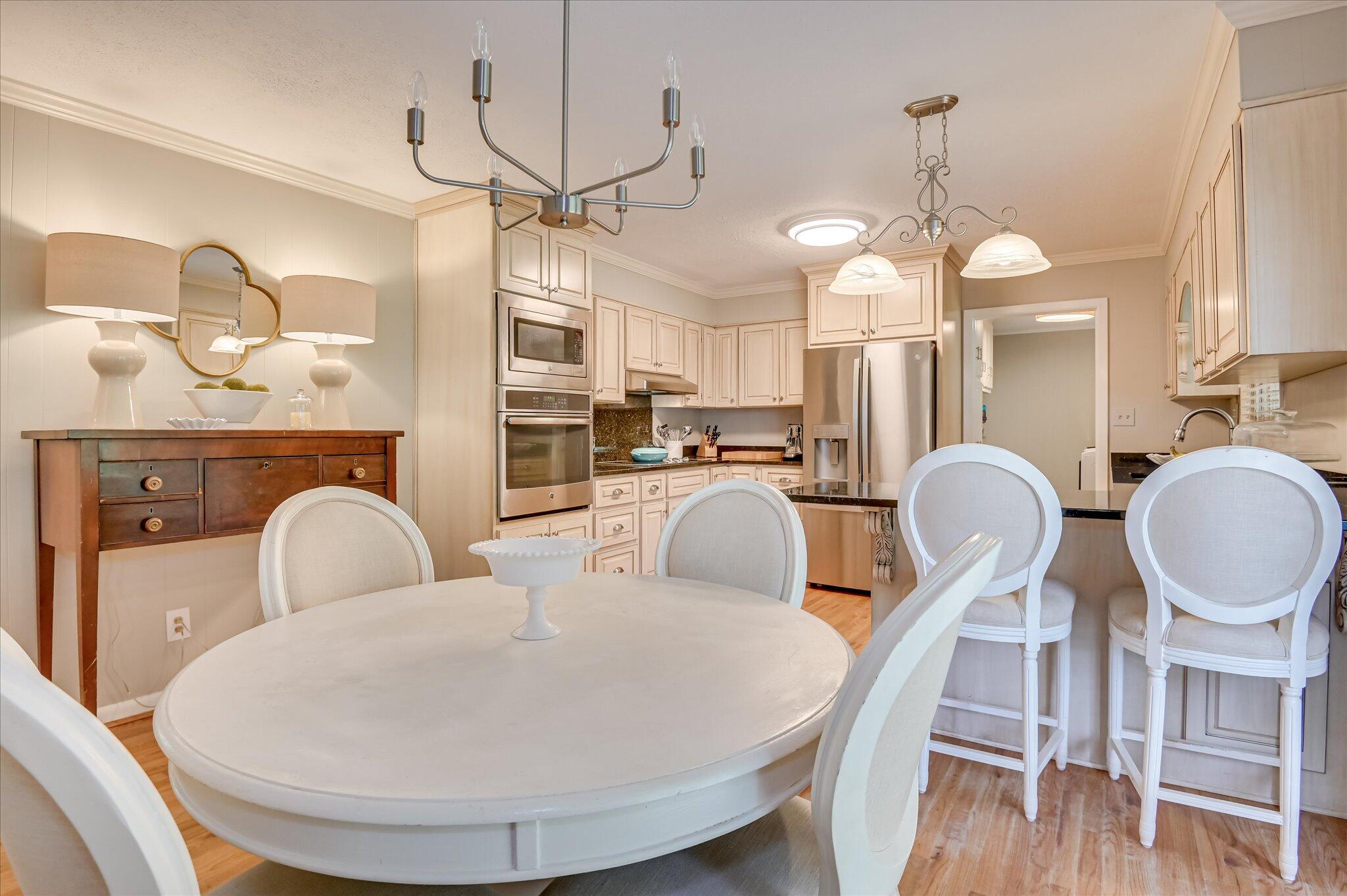 637 Canterbury Drive