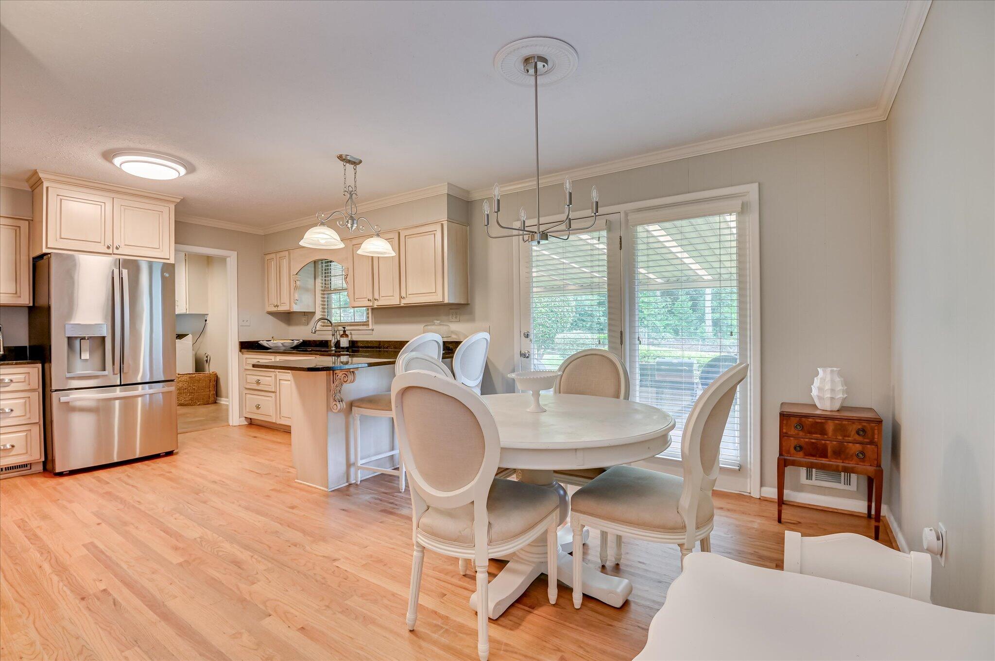 637 Canterbury Drive