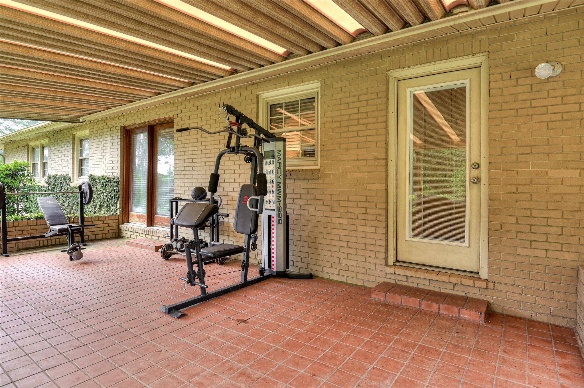 637 Canterbury Drive
