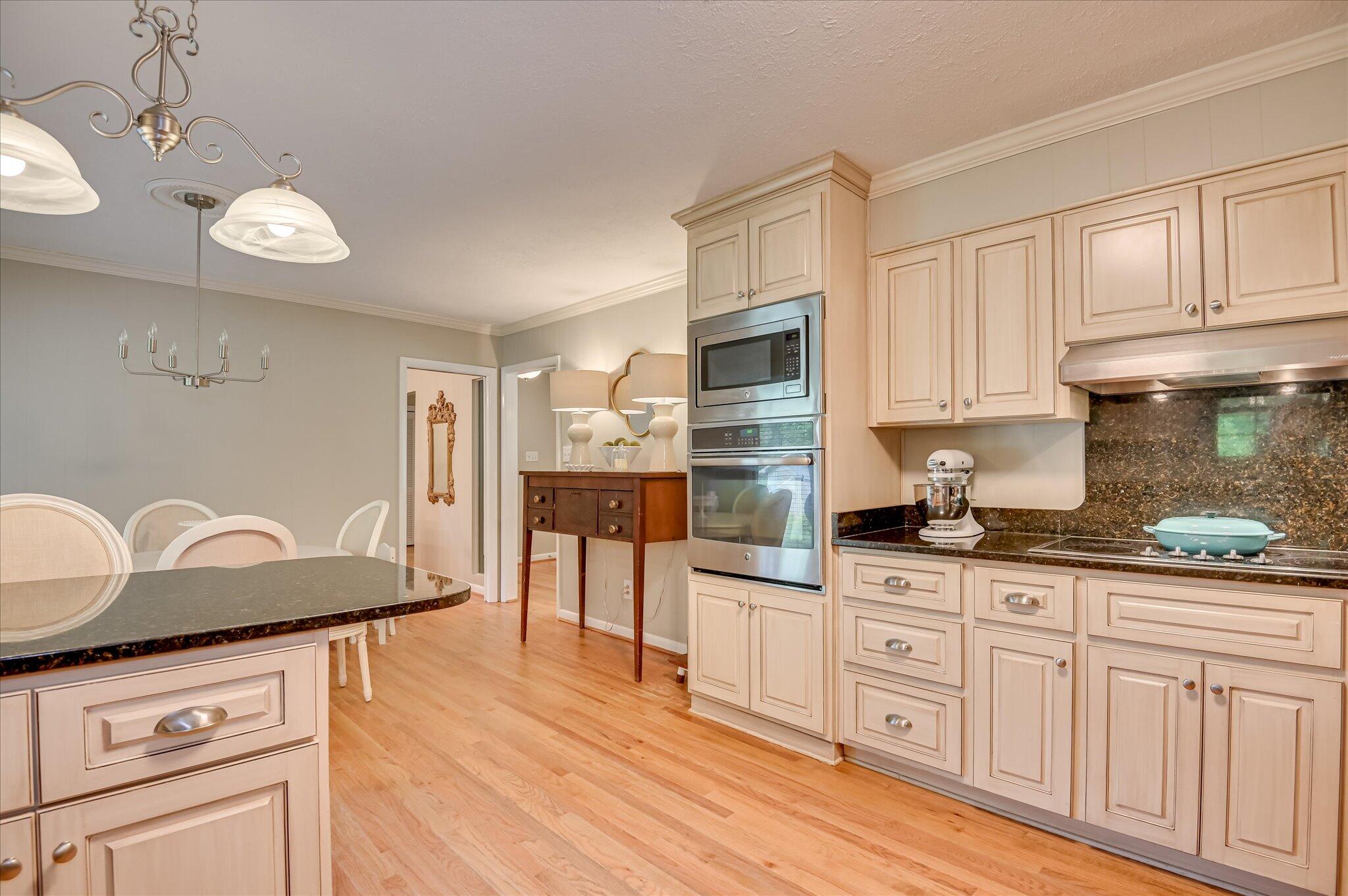 637 Canterbury Drive