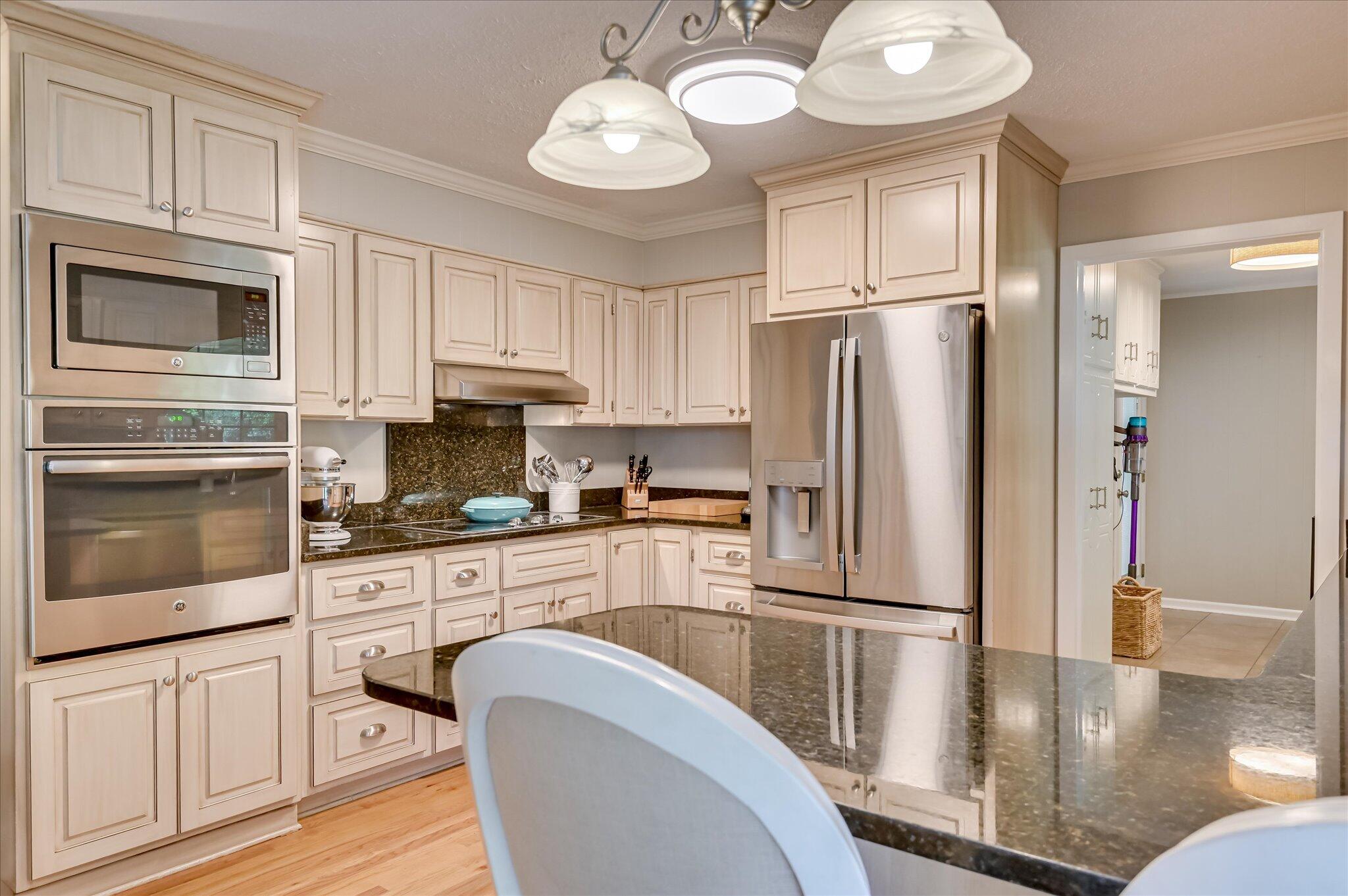 637 Canterbury Drive