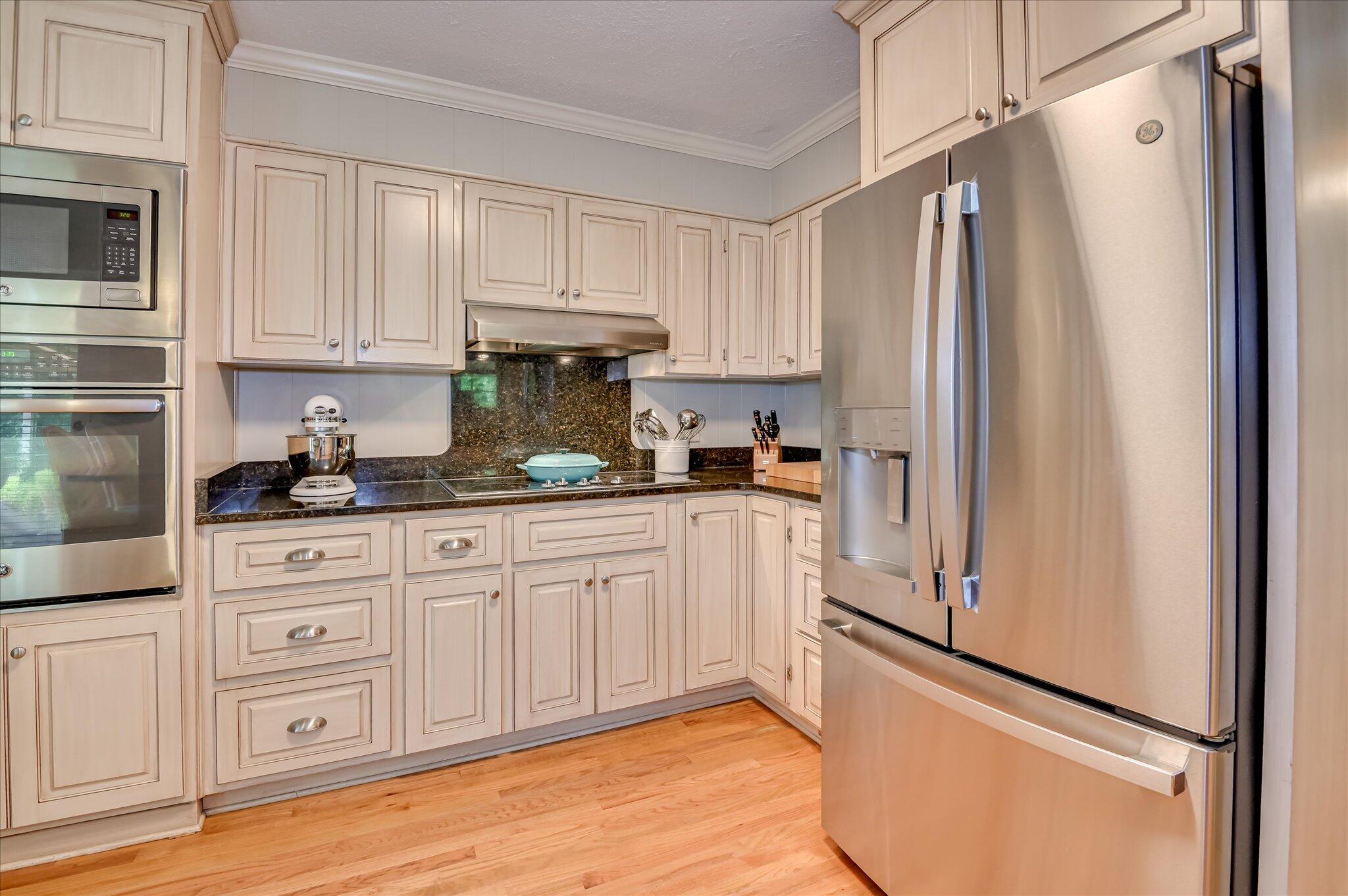 637 Canterbury Drive