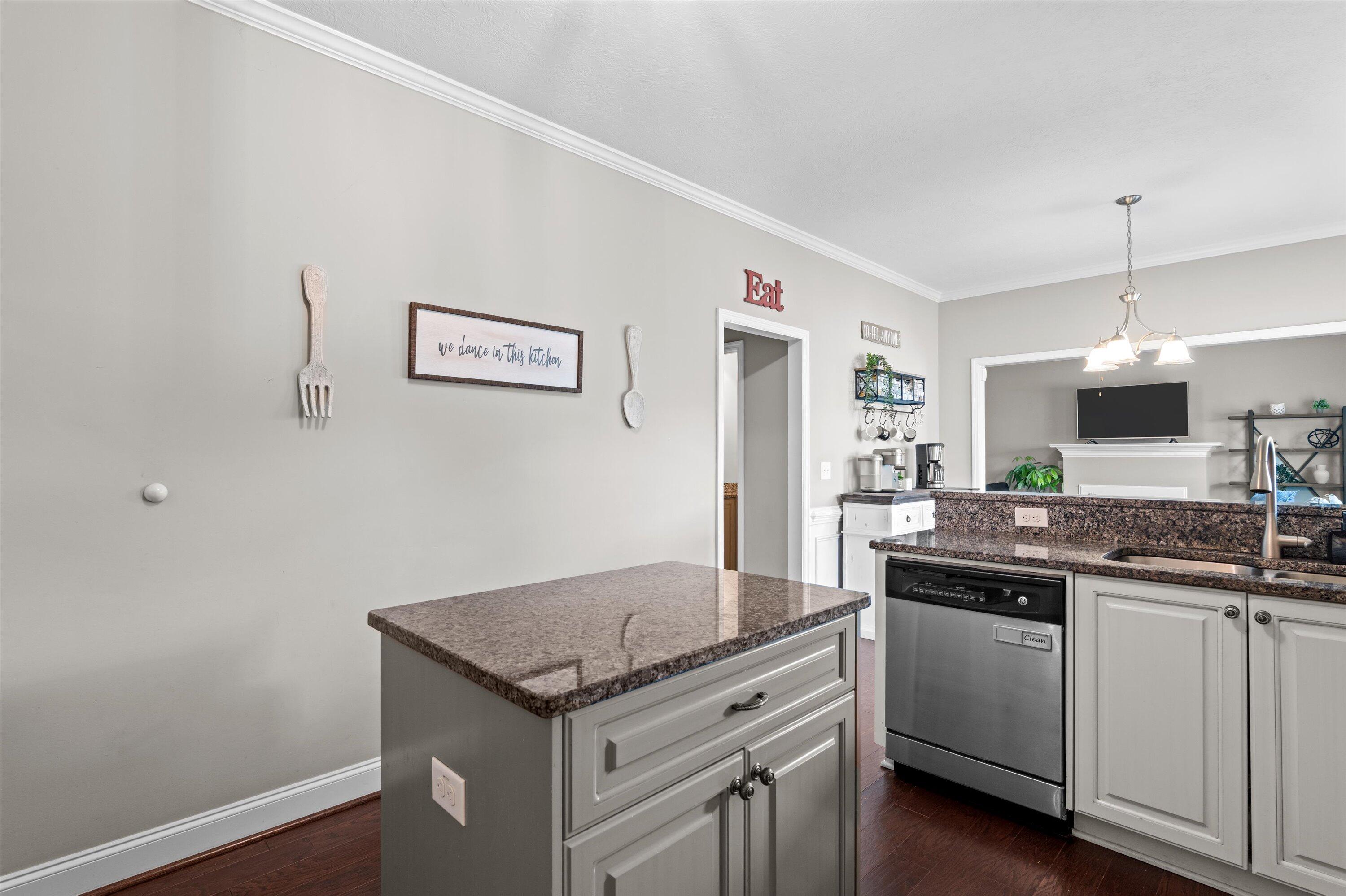 2515 Kari Lane