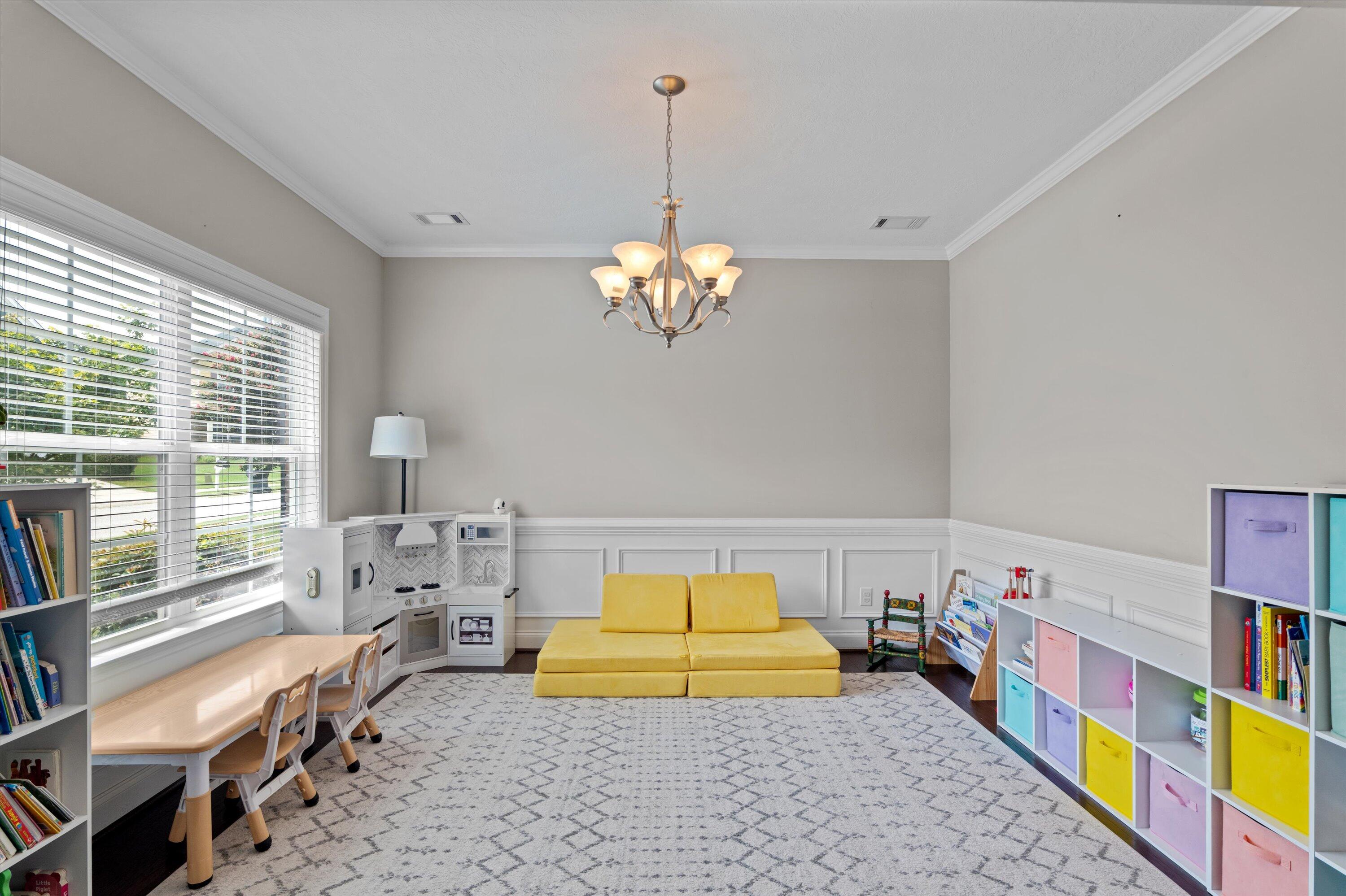2515 Kari Lane